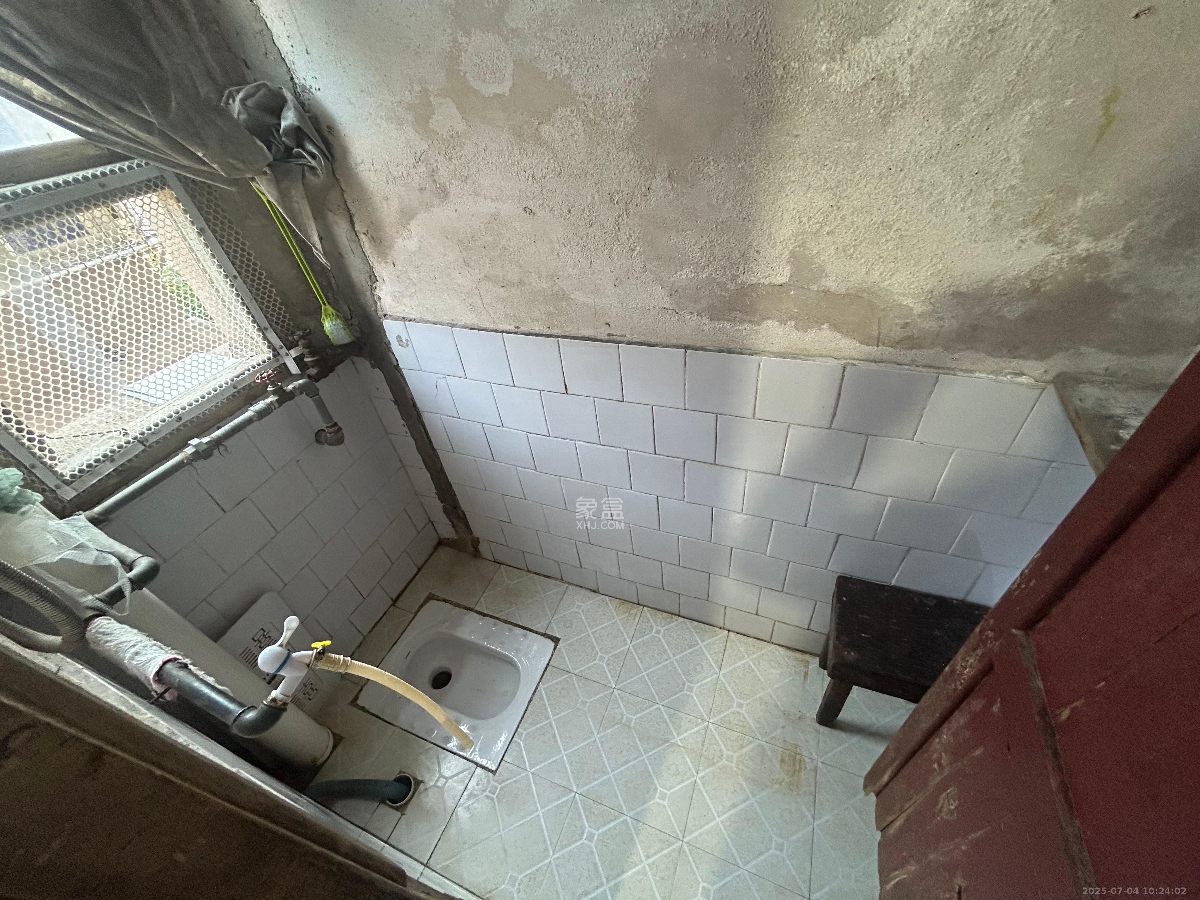 宝塔山中山百货公司宿舍 1室0厅0卫 800.0元/月 宝塔山中山百货公司宿舍 1室0厅0卫 800.0元/月室内图