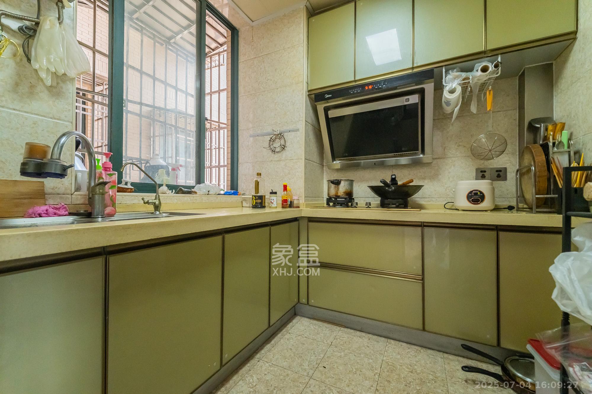 松雅湖畔 3室2厅1卫 68.8万 松雅湖畔 3室2厅1卫 68.8万厨房