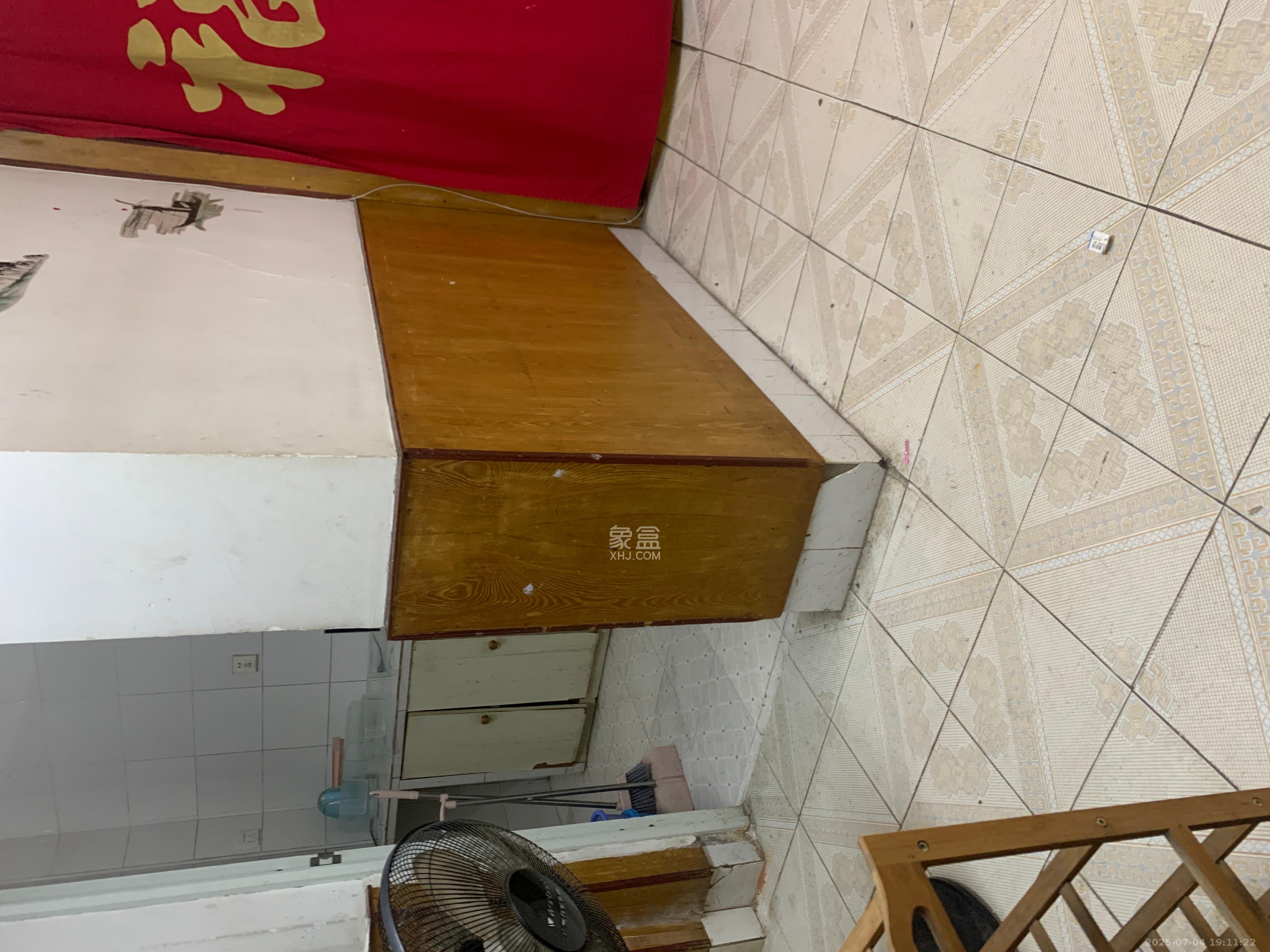红花坡社区  2室1厅1卫   1300.00元/月室内图