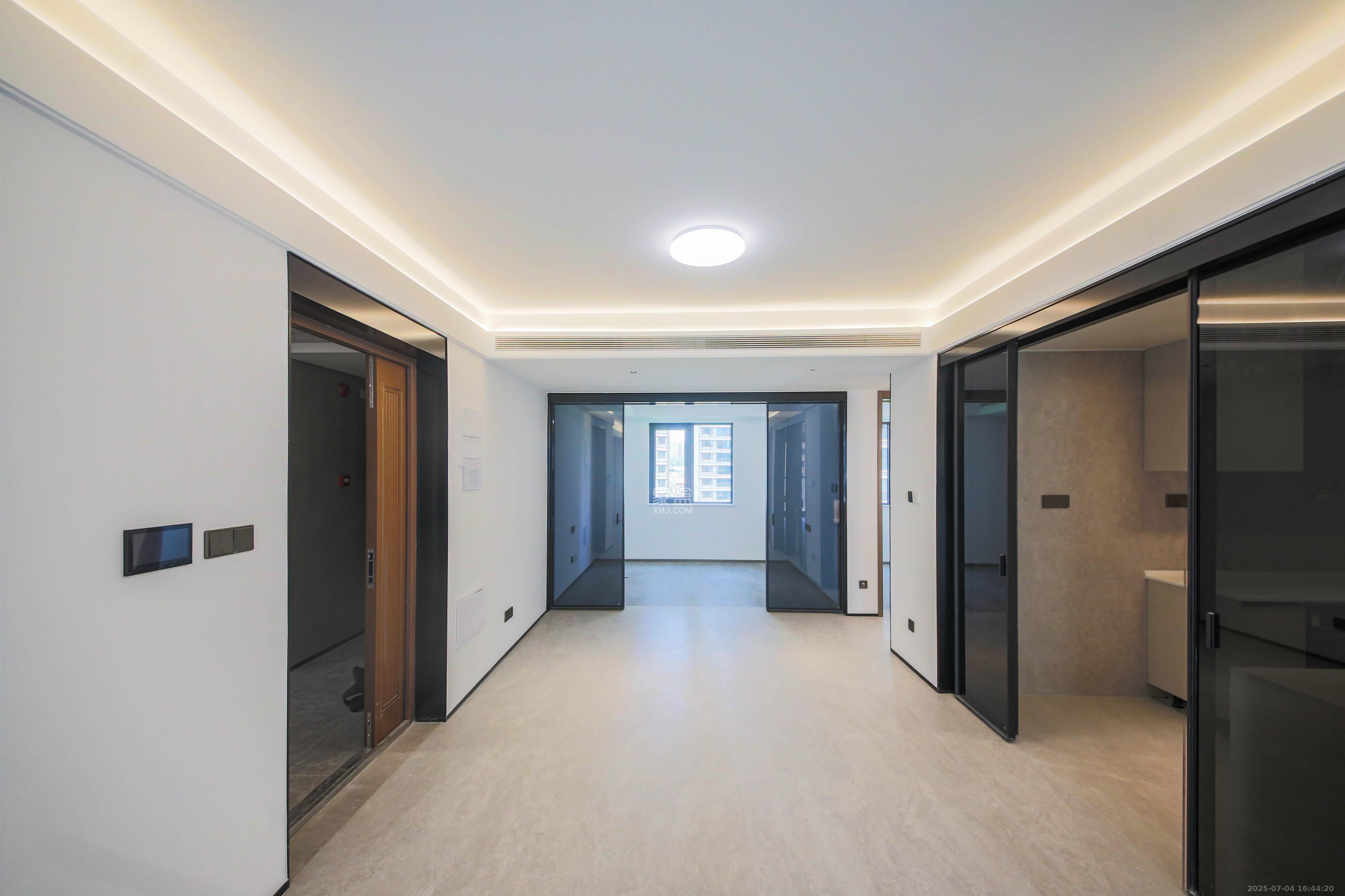 长沙润府B区 3室2厅2卫 208.0万 长沙润府B区 3室2厅2卫 208.0万客厅