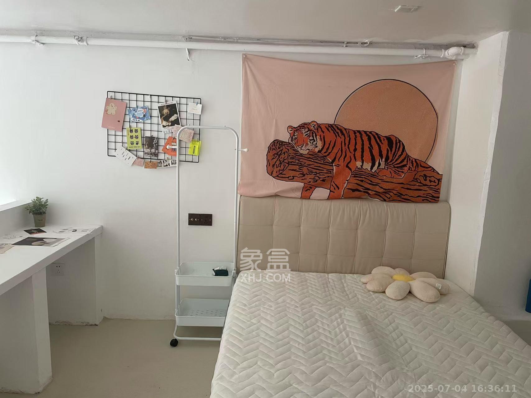 藏珑湖上公馆 1室1厅1卫 2400.0元/月 藏珑湖上公馆 1室1厅1卫 2400.0元/月室内图