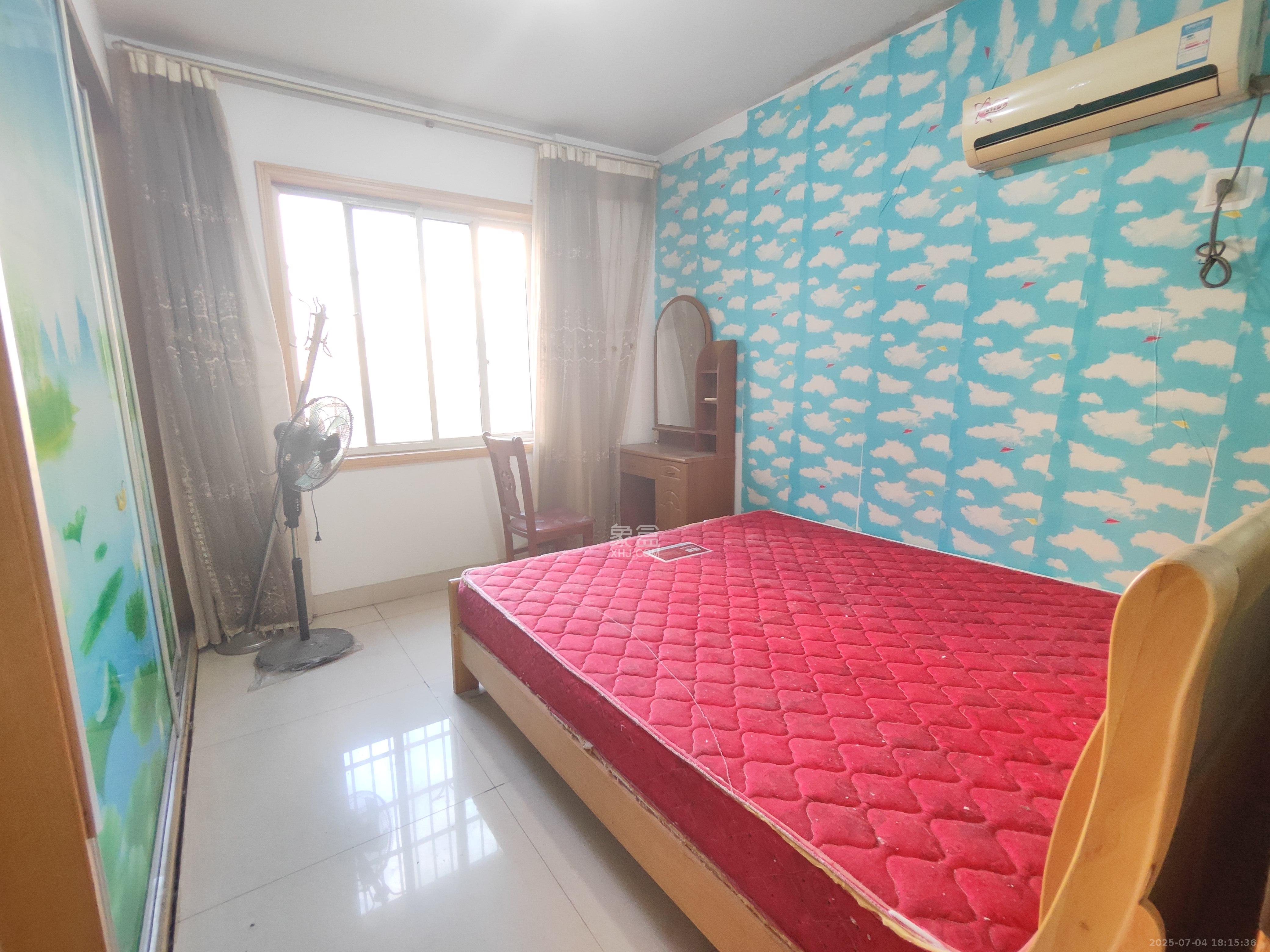 圣力华苑 3室2厅1卫 1200.0元/月 圣力华苑 3室2厅1卫 1200.0元/月室内图