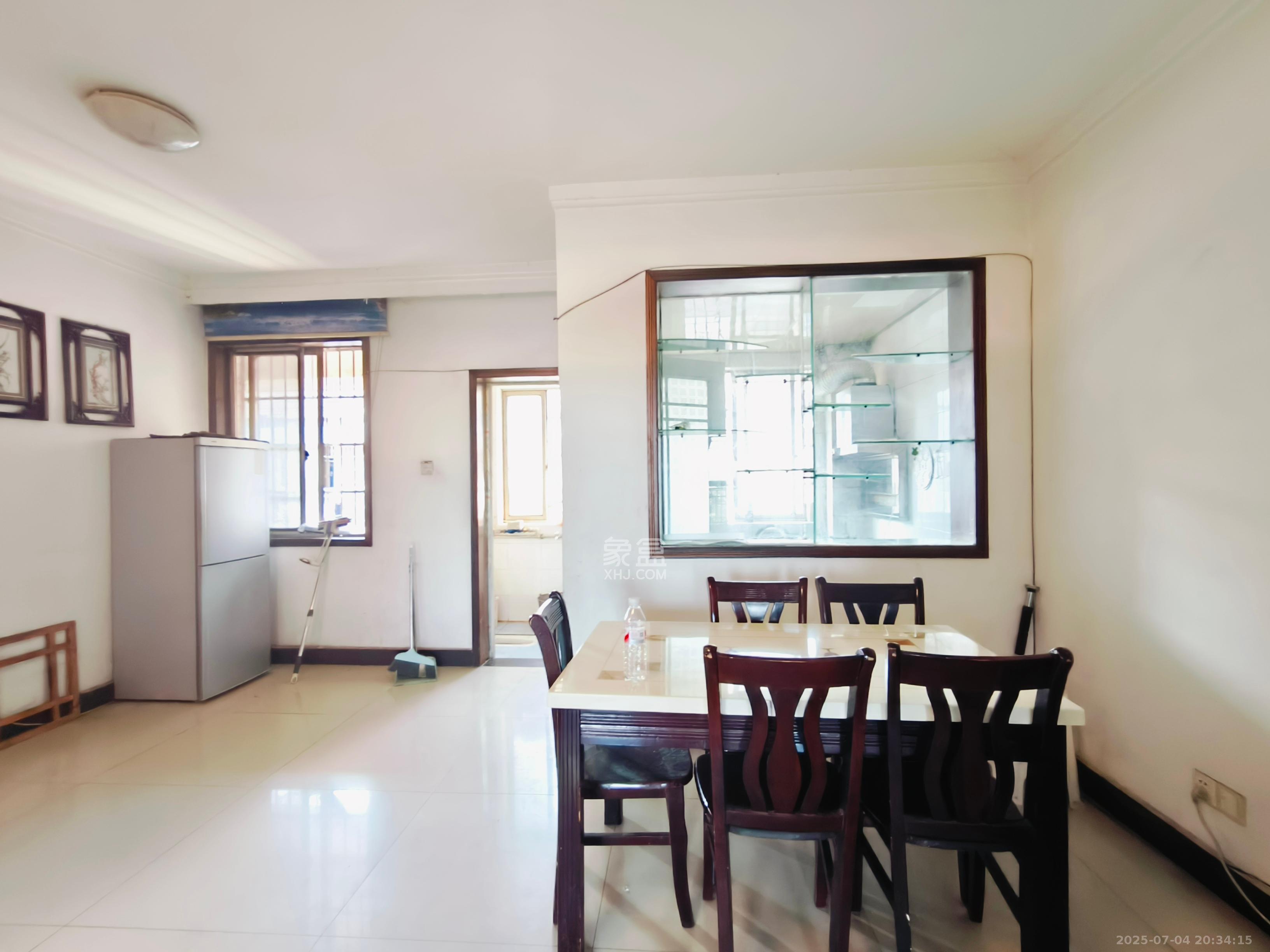 湘绣城 2室2厅1卫 1250.0元/月 湘绣城 2室2厅1卫 1250.0元/月室内图