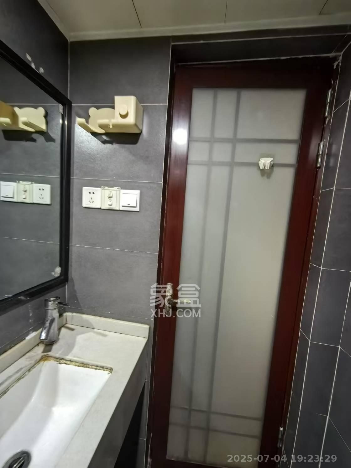 兰亭湾畔  1室0厅0卫   1600.00元/月室内图