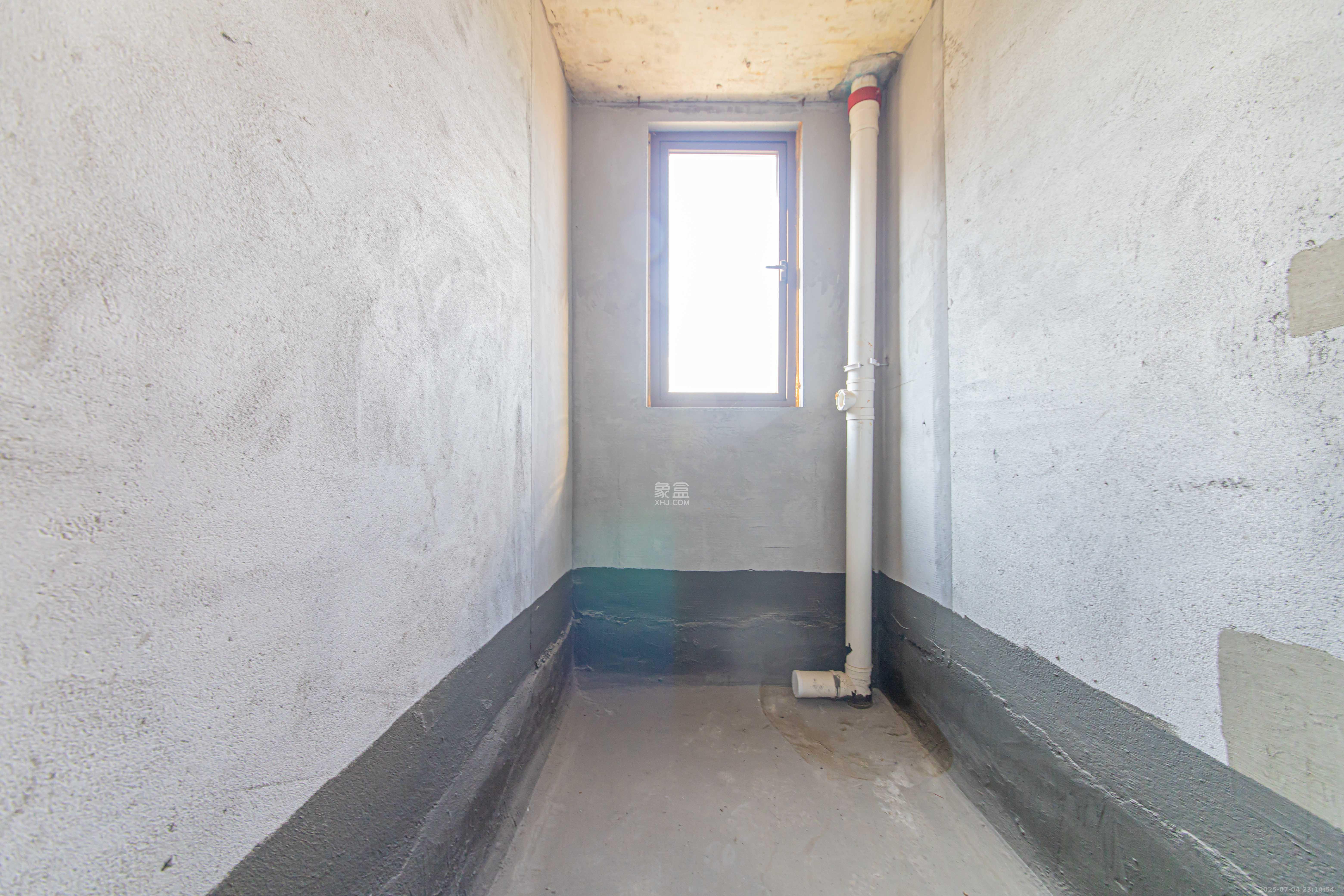 大唐印象三期御玺 4室2厅3卫 133.0万 大唐印象三期御玺 4室2厅3卫 133.0万卫生间