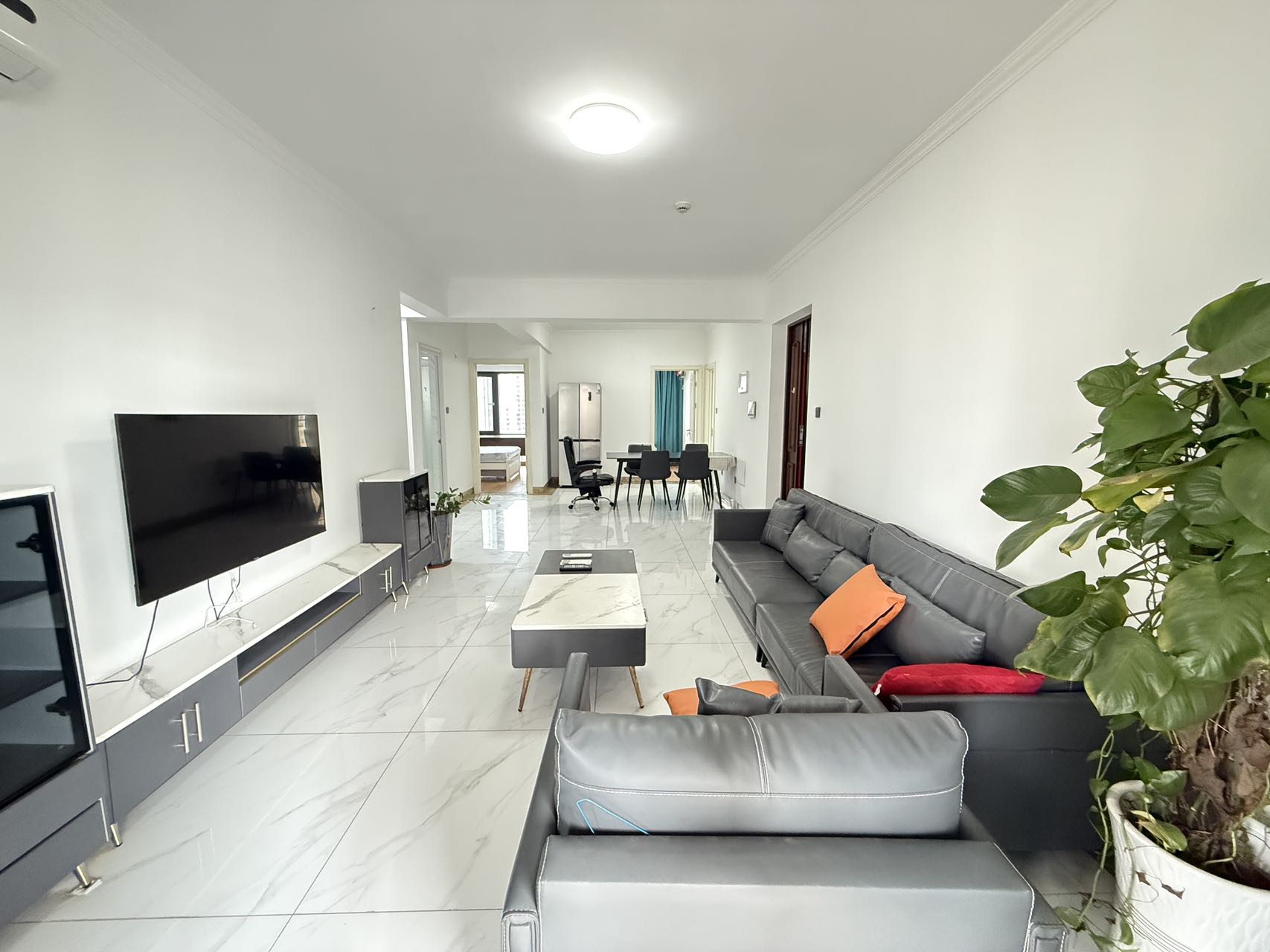 尚运上品 3室2厅2卫 5500.0元/月 尚运上品 3室2厅2卫 5500.0元/月室内图