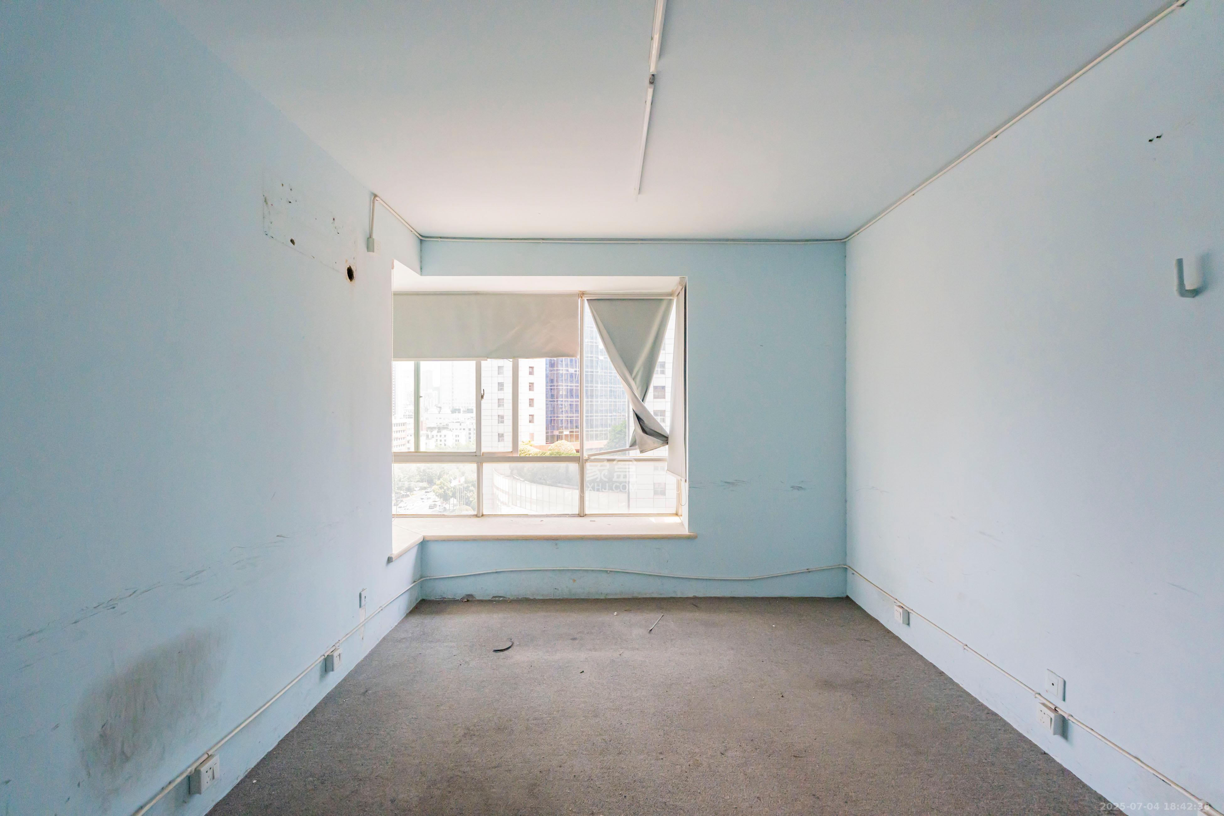 湖南财富中心 4室2厅1卫 82.0万 湖南财富中心 4室2厅1卫 82.0万卧室