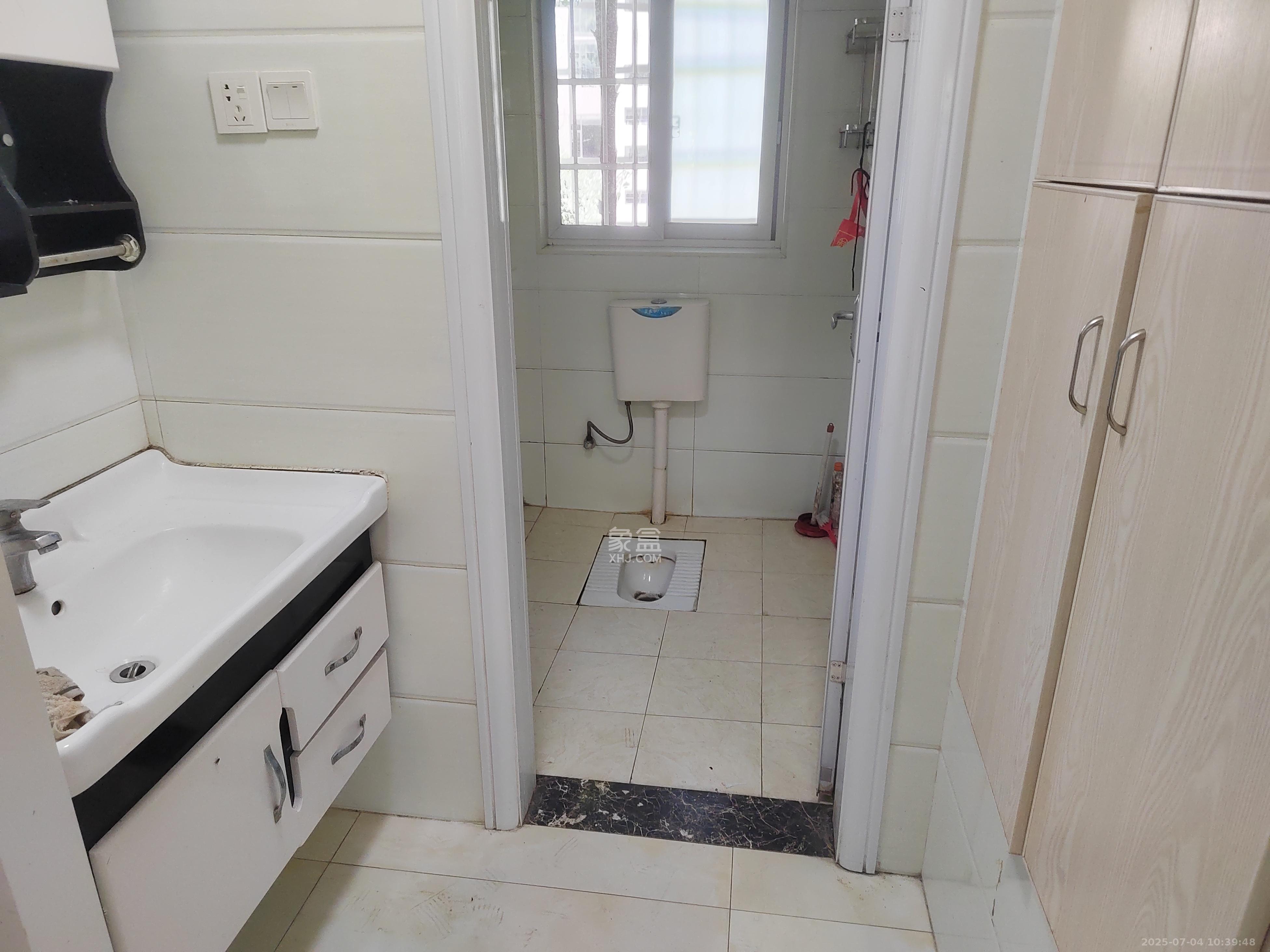 鄱阳小区 3室2厅1卫 1500.0元/月 鄱阳小区 3室2厅1卫 1500.0元/月室内图