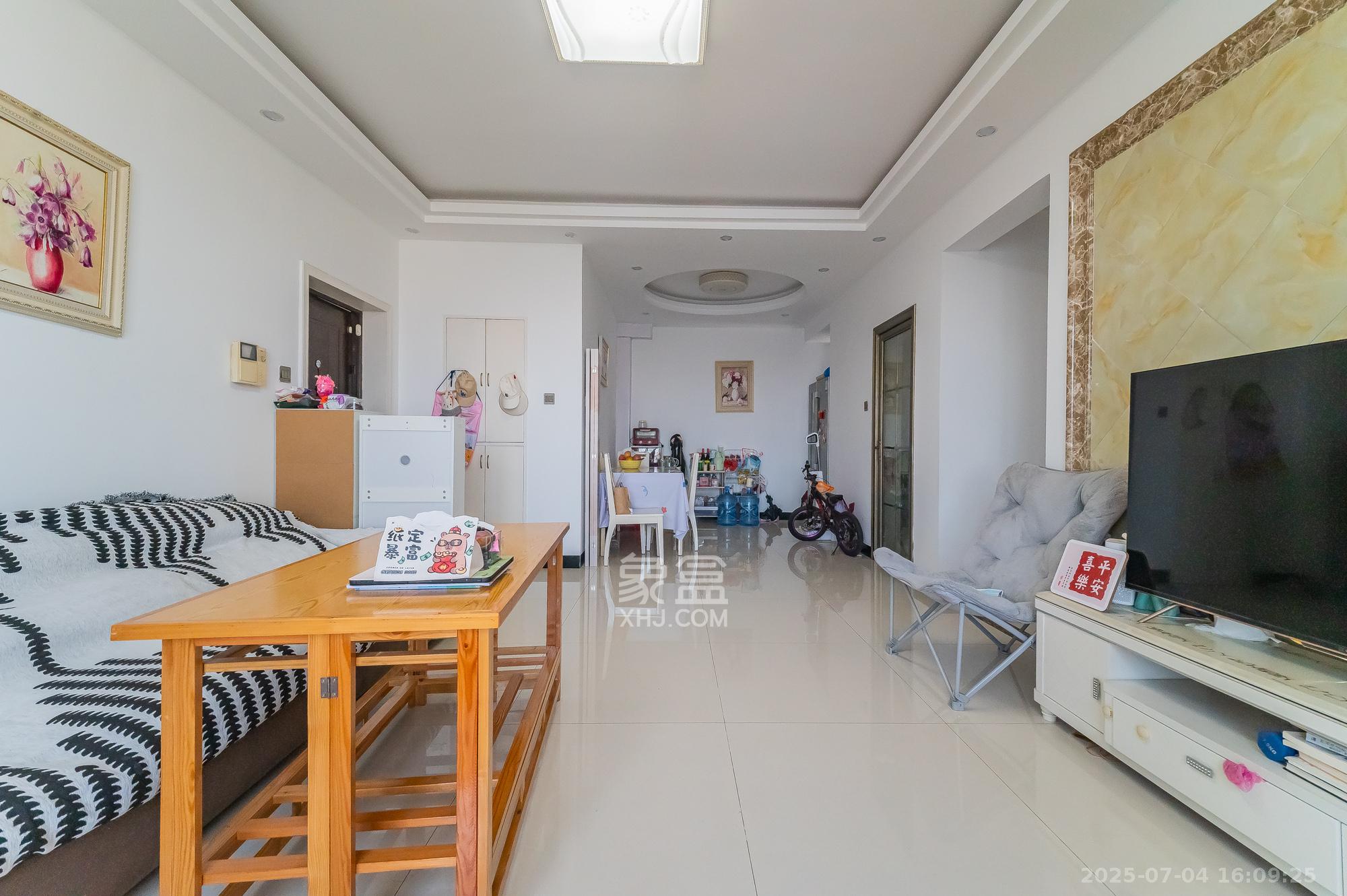 松雅湖畔 3室2厅1卫 68.8万 松雅湖畔 3室2厅1卫 68.8万客厅