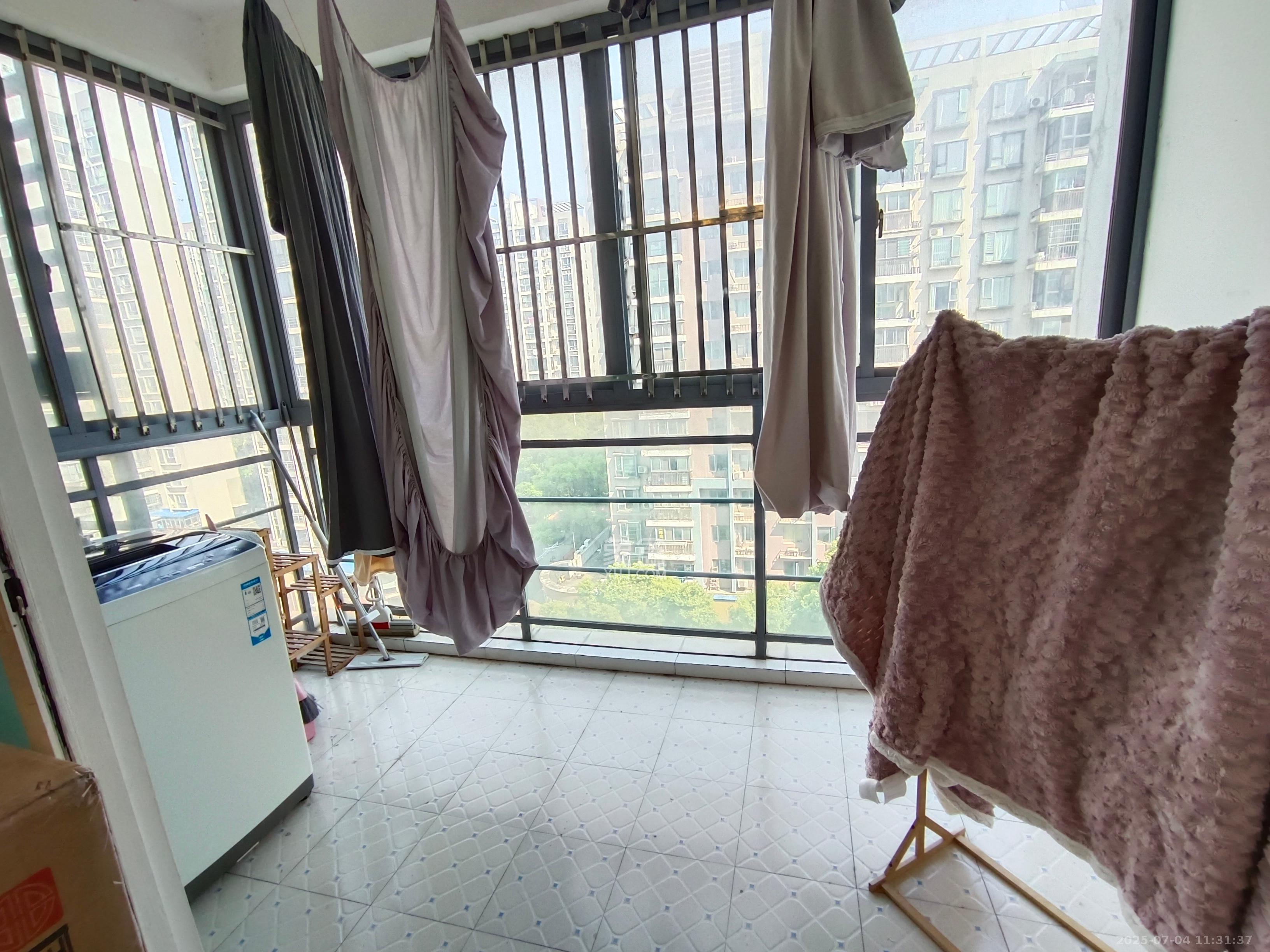 银港水晶城  2室2厅1卫   2300.00元/月室内图