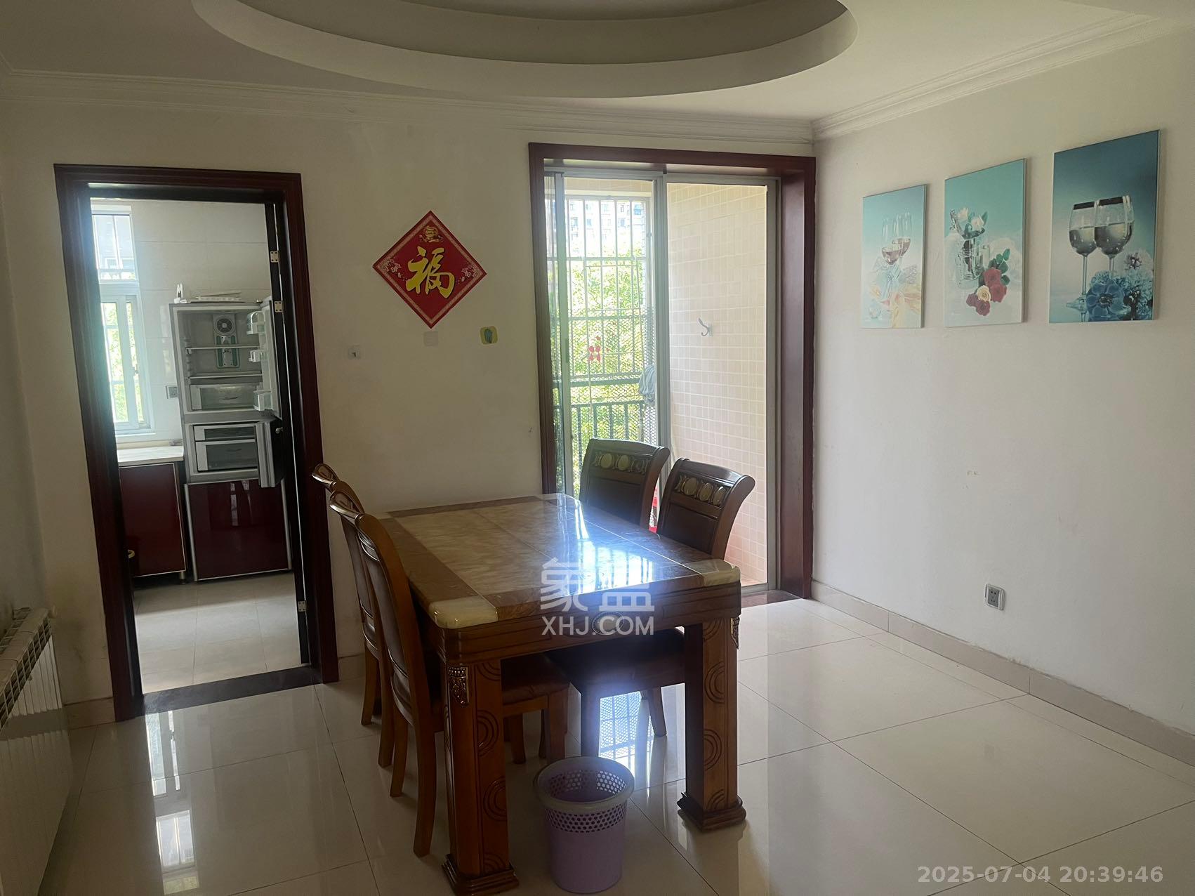 嘉盛华庭(一期、二期、三期) 3室2厅1卫 3200.0元/月 嘉盛华庭(一期、二期、三期) 3室2厅1卫 3200.0元/月室内图