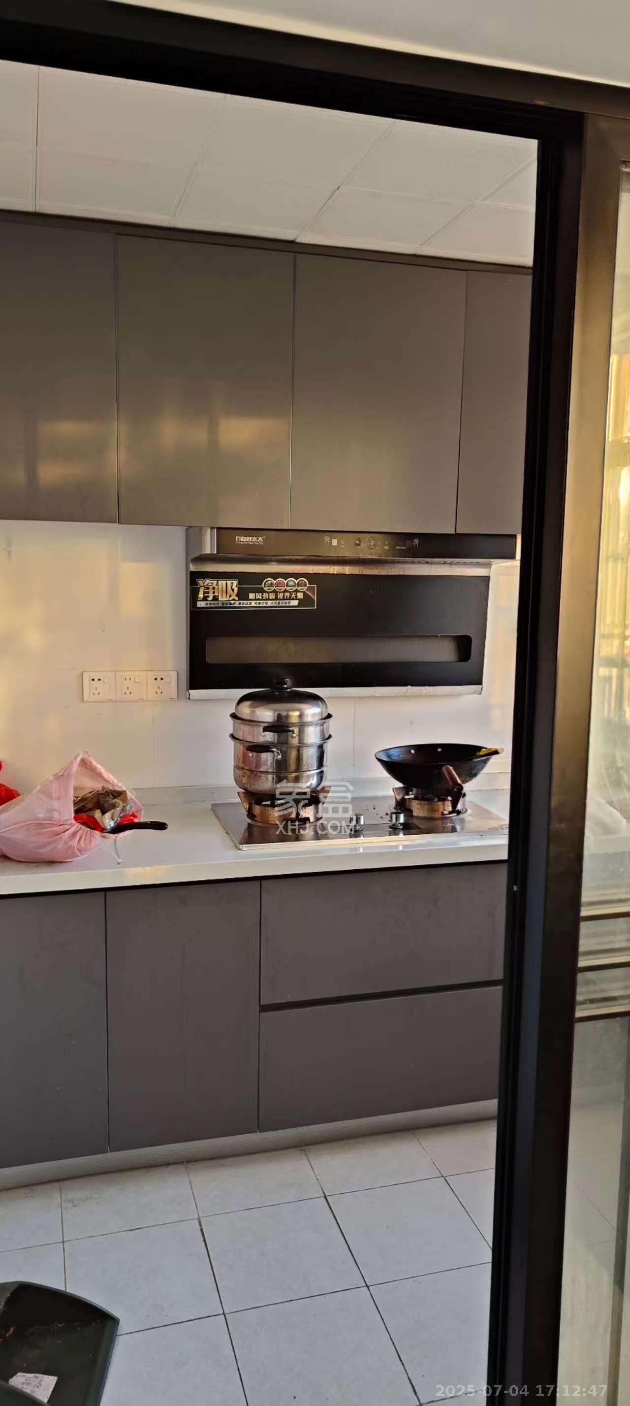 中石化西南石油局单位房(中南石油局四普基地花园小区) 3室2厅2卫 1000.0元/月 中石化西南石油局单位房(中南石油局四普基地花园小区) 3室2厅2卫 1000.0元/月室内图