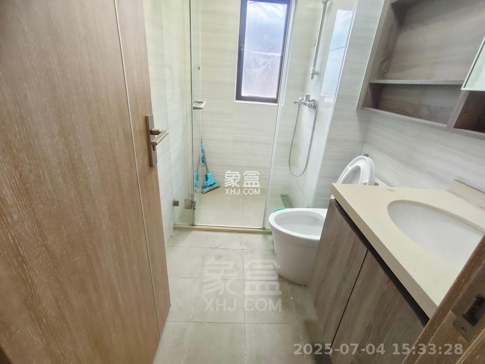 东部美的城  4室2厅2卫    2200.0元/月室内图