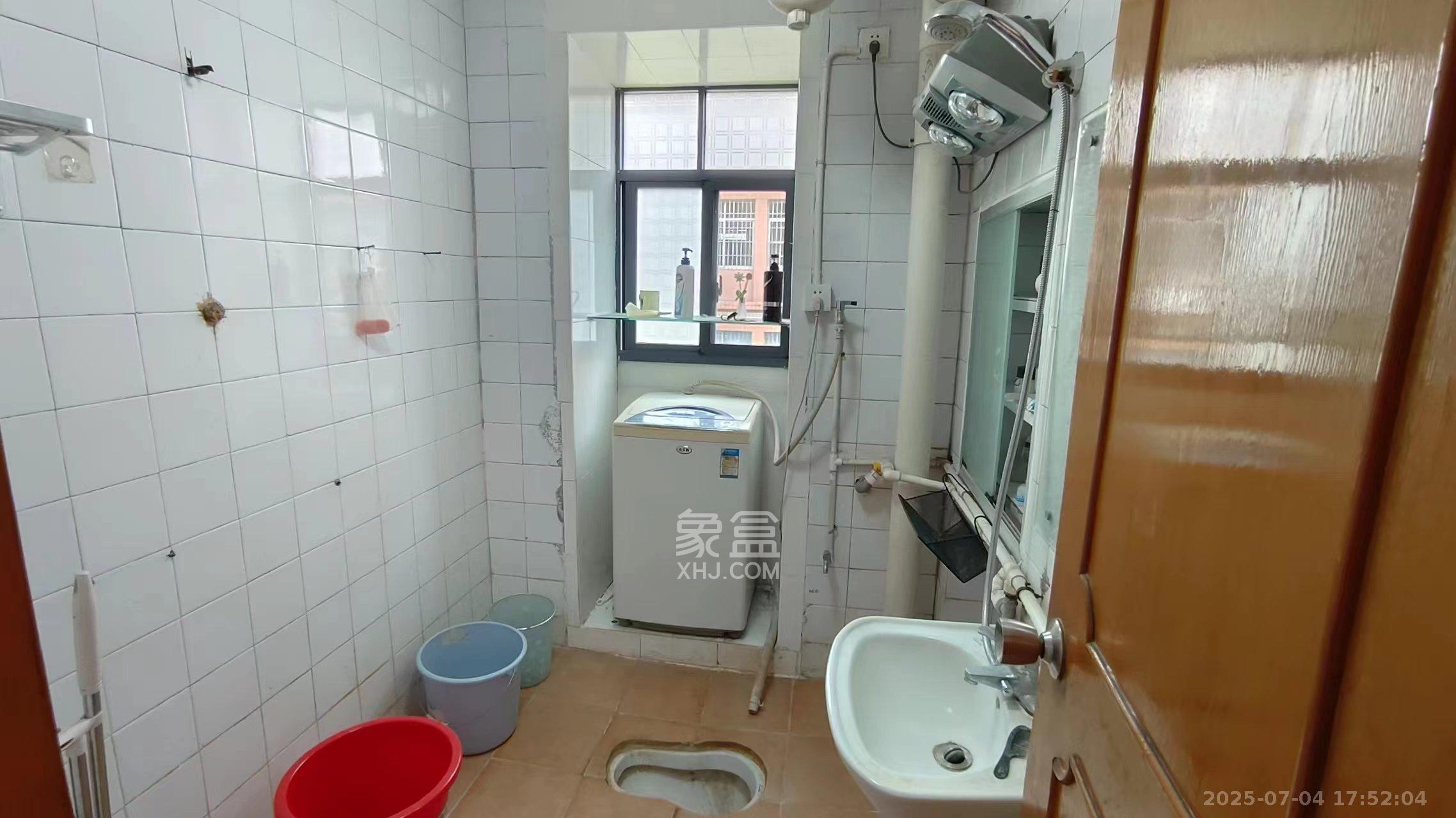 芙蓉区教师村  3室2厅1卫   1800.00元/月室内图