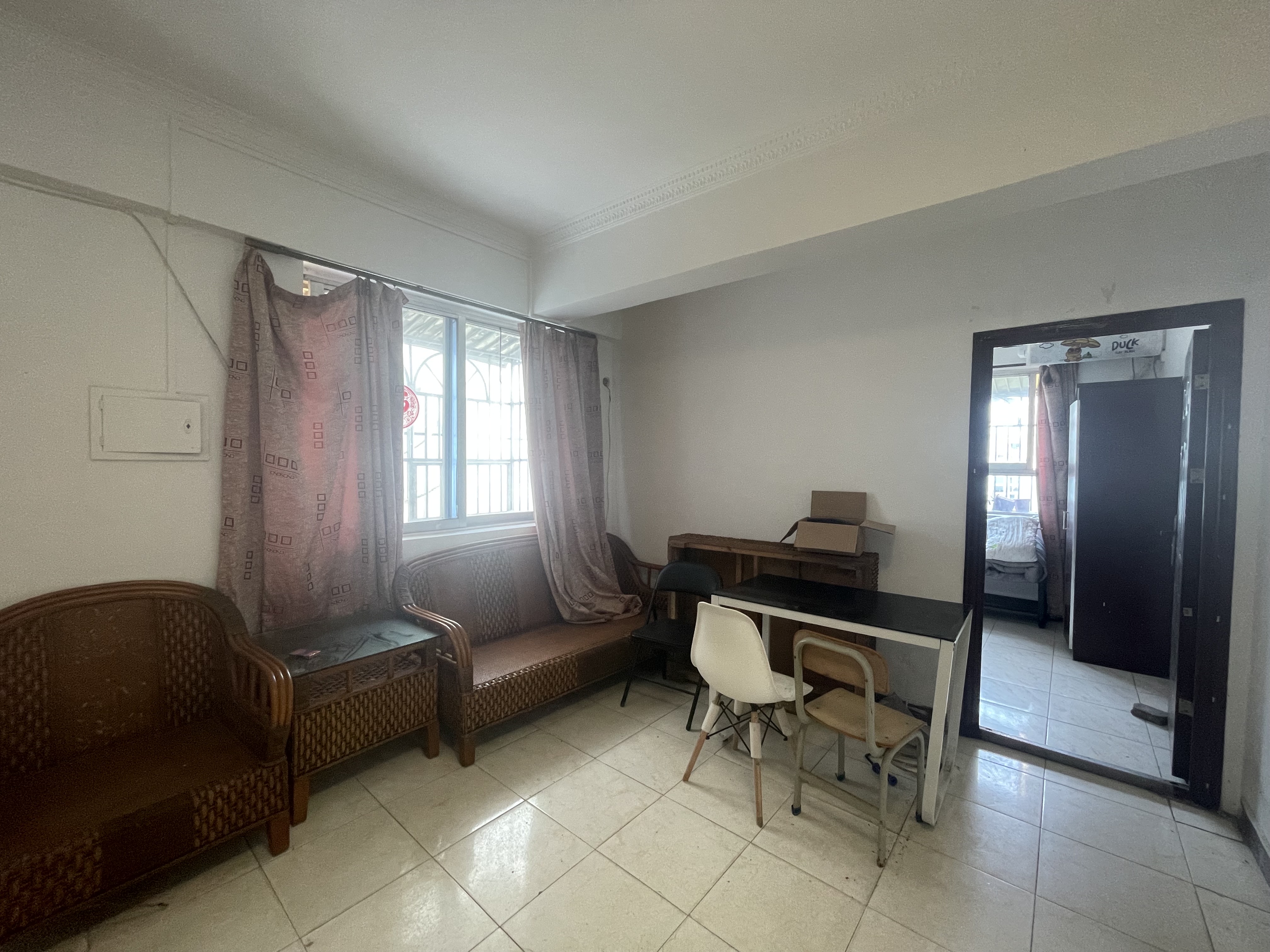 虹冠大厦 2室1厅1卫 1800.0元/月 虹冠大厦 2室1厅1卫 1800.0元/月室内图