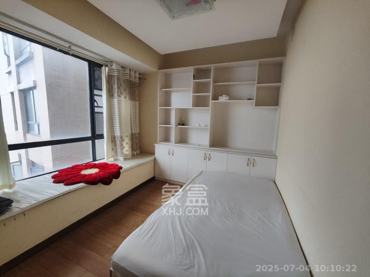 骏景豪庭  4室2厅2卫   1900.00元/月室内图