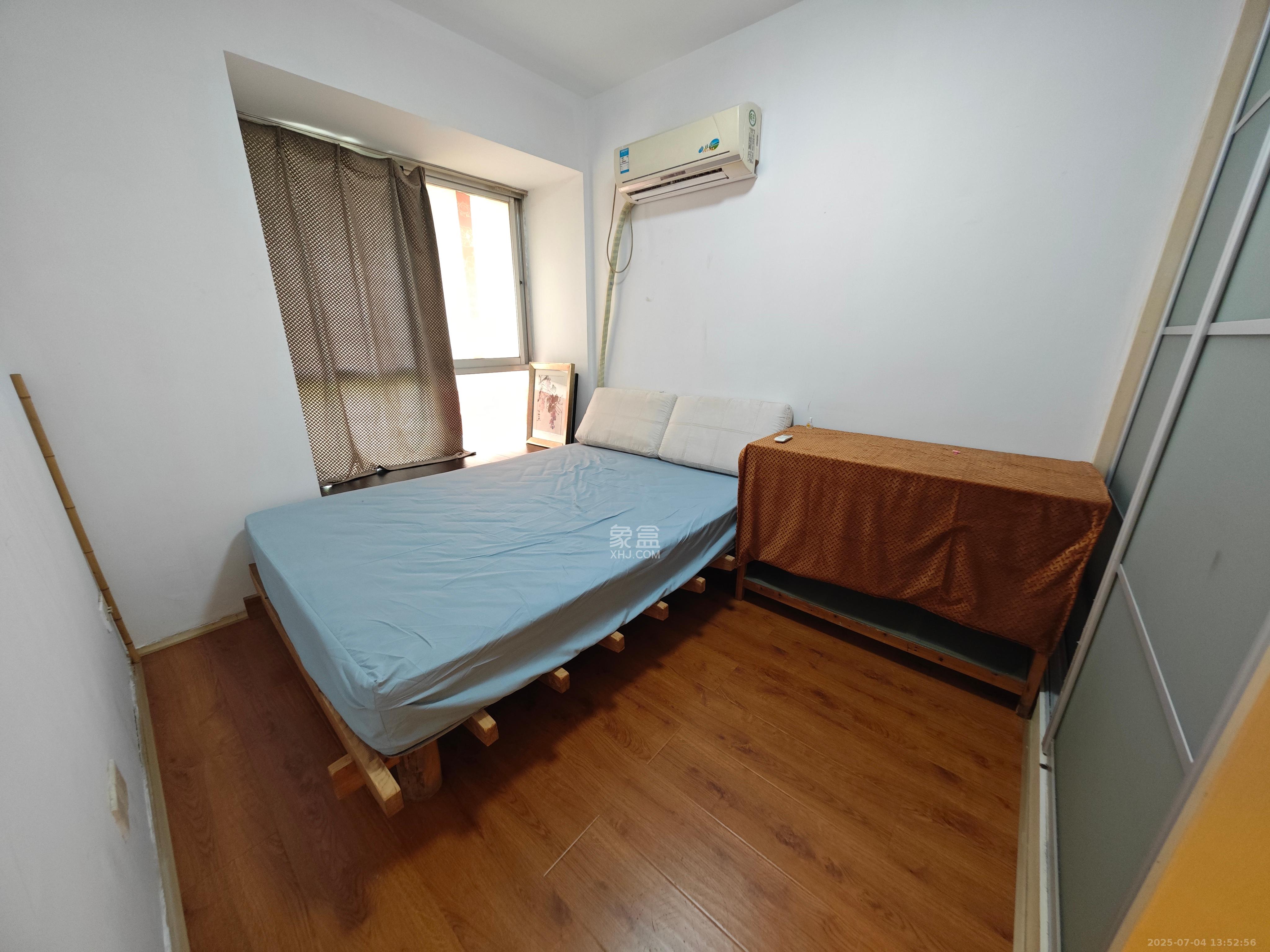 莲湖汽车饰品城(莲湖公寓)  2室2厅1卫    1500.0元/月 莲湖汽车饰品城(莲湖公寓)  2室2厅1卫    1500.0元/月室内图