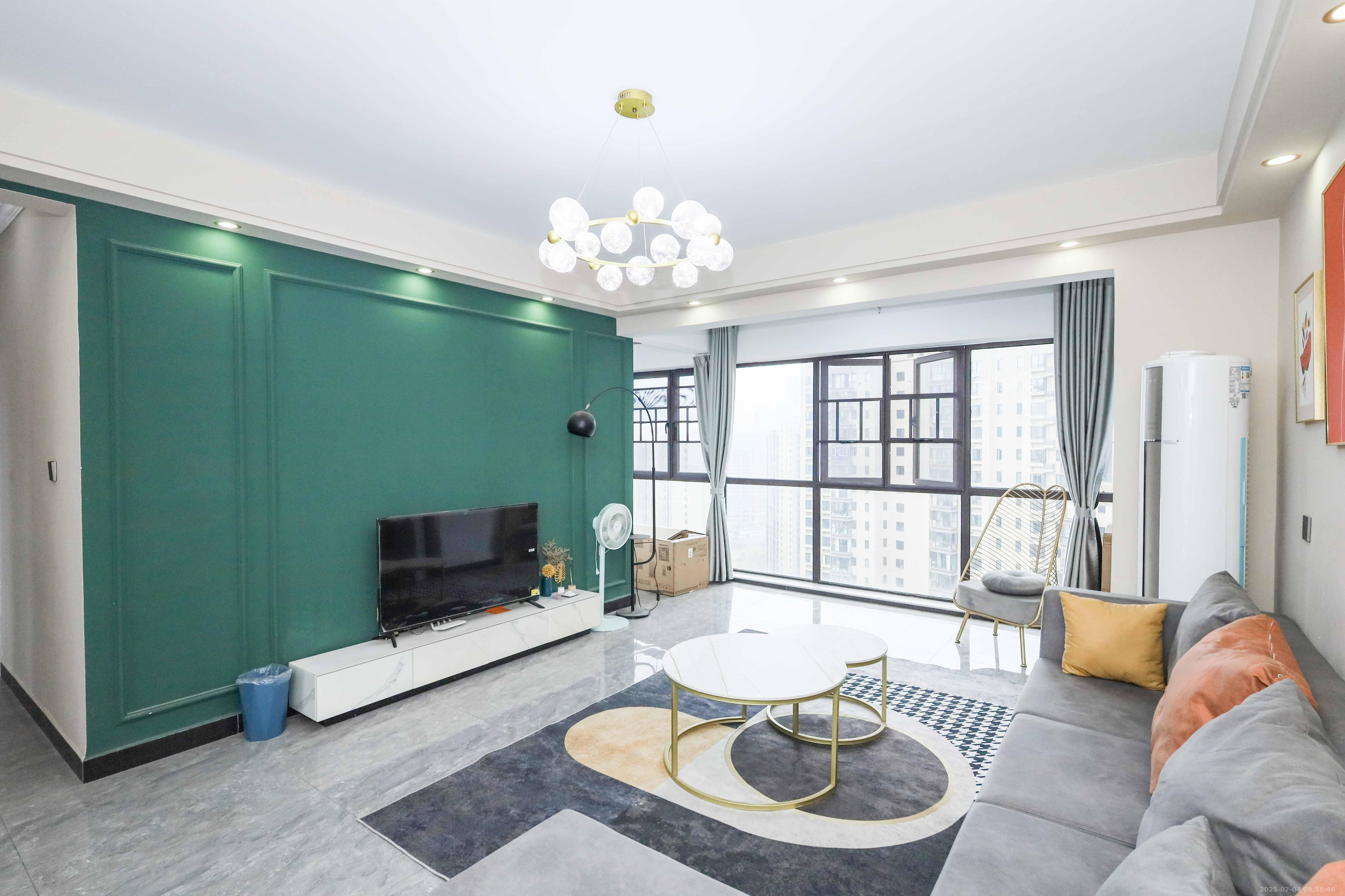 中国铁建梅溪青秀三期  4室2厅2卫    226.0万客厅