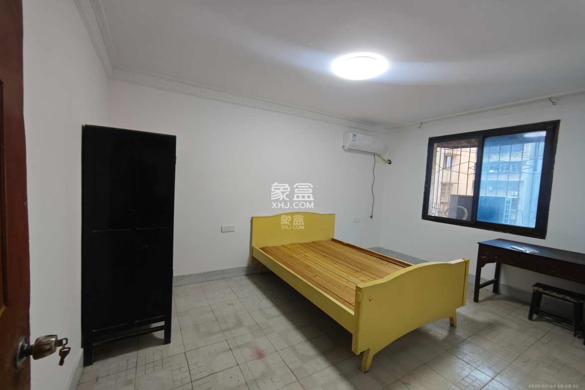 新兴小区(杨家山社区) 2室1厅1卫 1500.0元/月 新兴小区(杨家山社区) 2室1厅1卫 1500.0元/月室内图