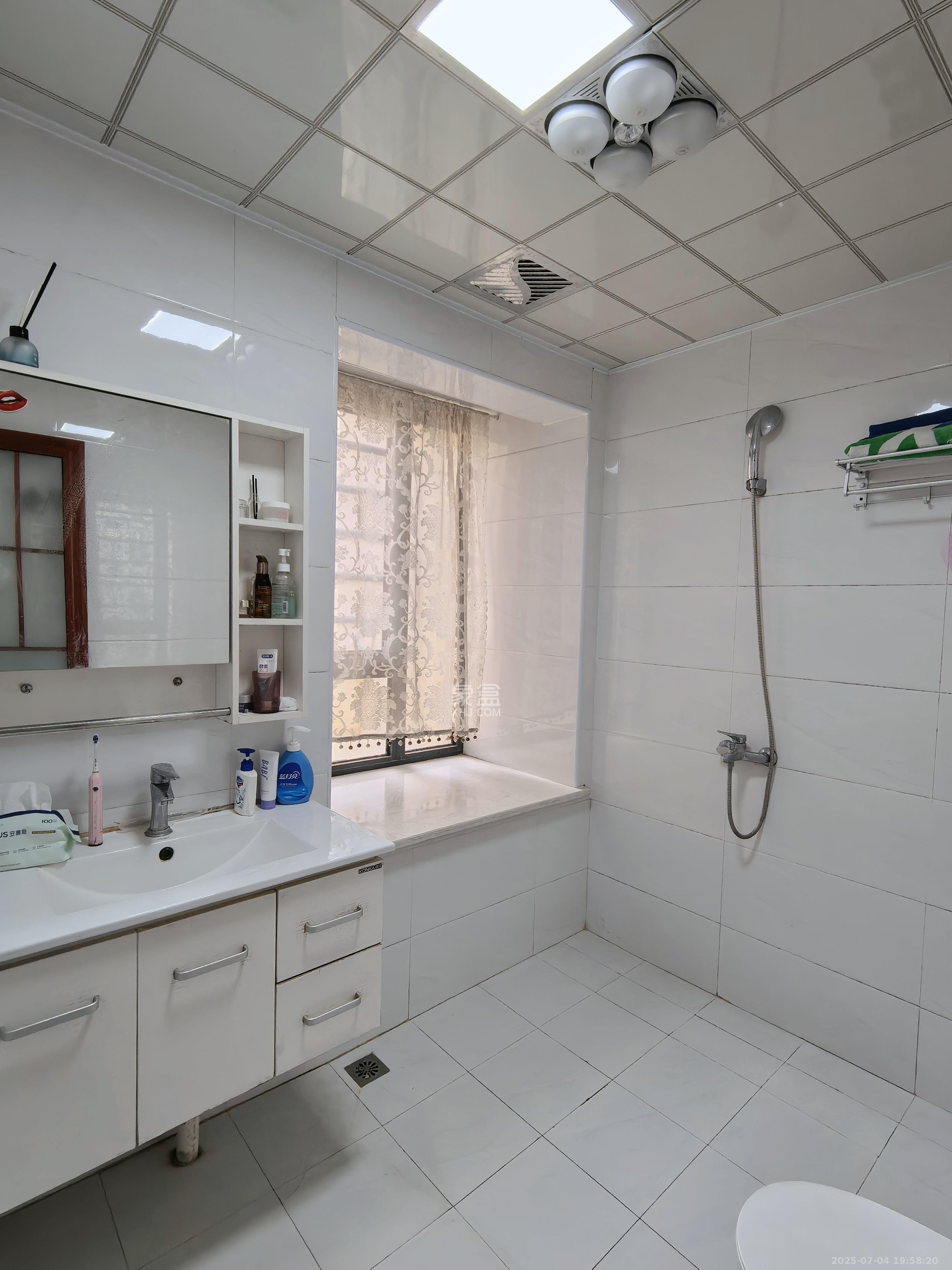 万达华府 3室2厅2卫 3000.0元/月 万达华府 3室2厅2卫 3000.0元/月室内图