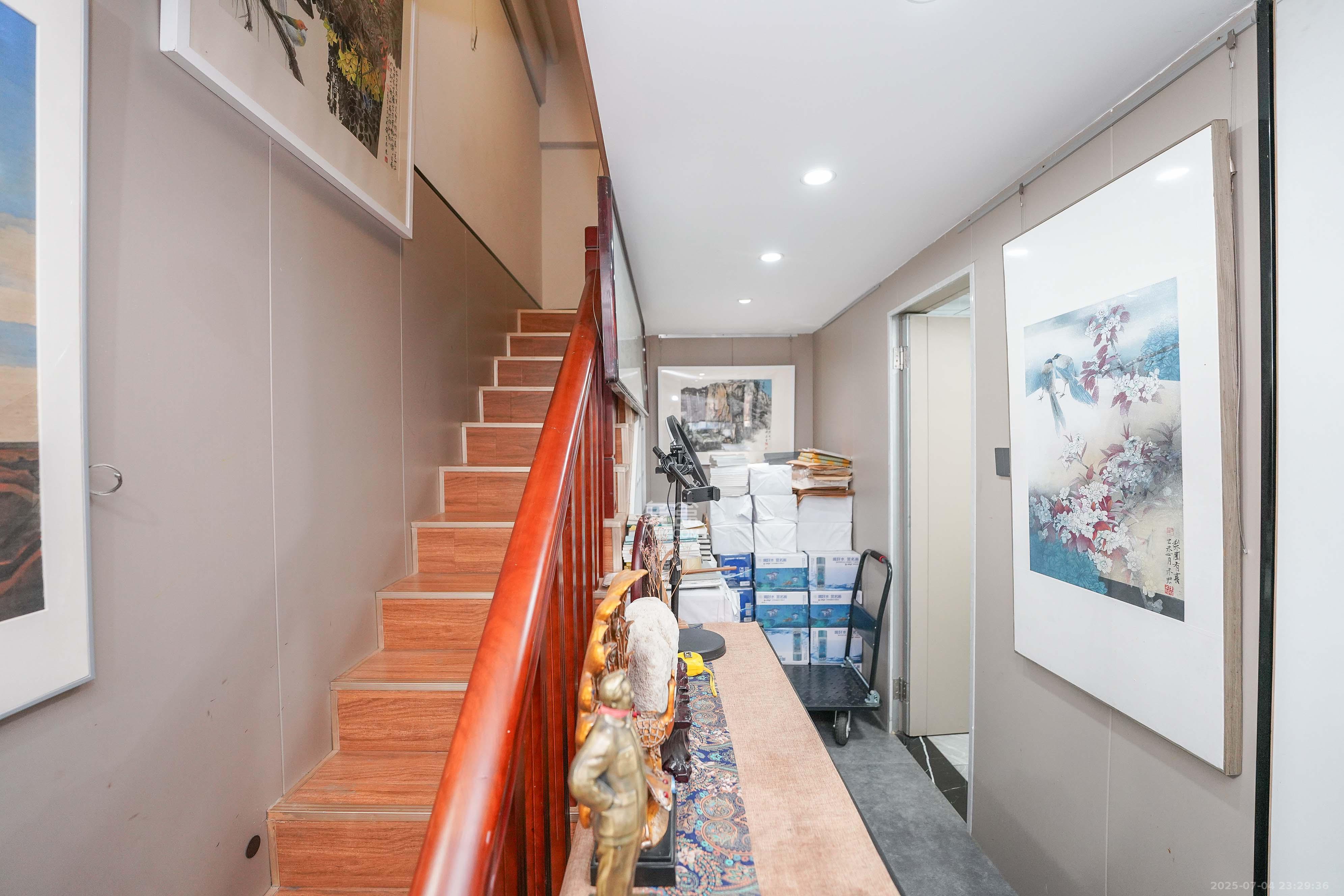 金地铂悦  2室2厅1卫    28.0万 金地铂悦  2室2厅1卫    28.0万客厅