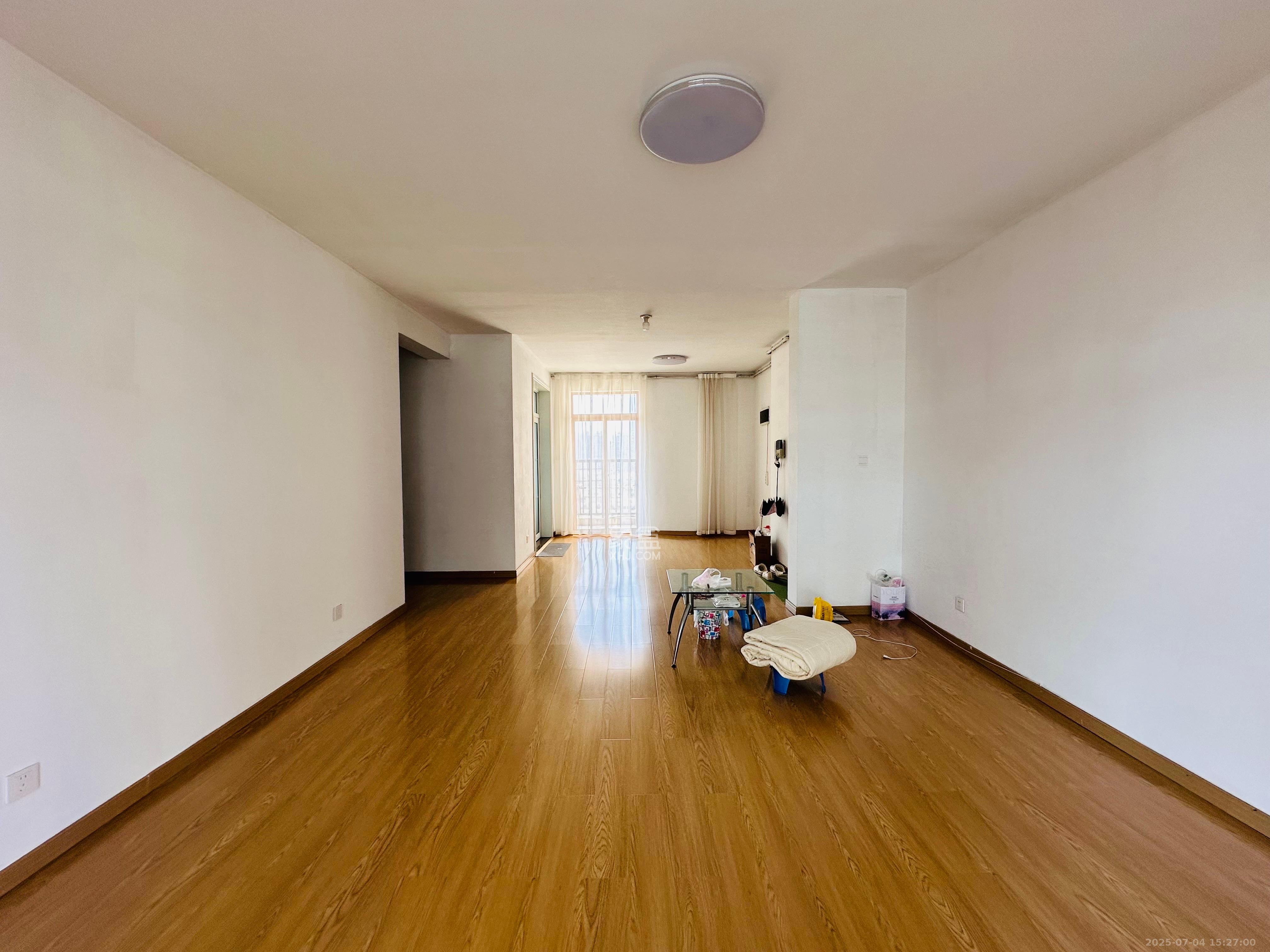 世嘉国际华城  3室2厅2卫    3200.0元/月 世嘉国际华城  3室2厅2卫    3200.0元/月室内图