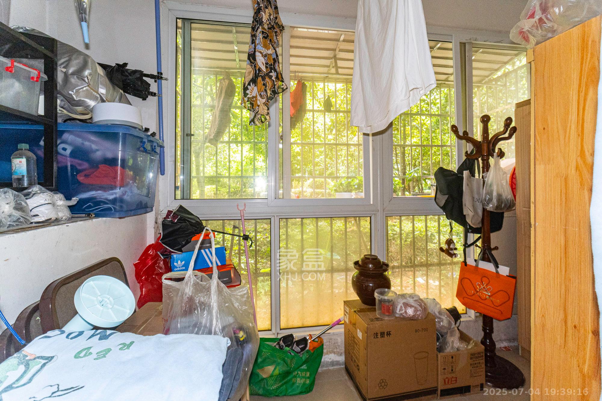 楚天世纪城东苑  4室2厅2卫    95.0万阳台