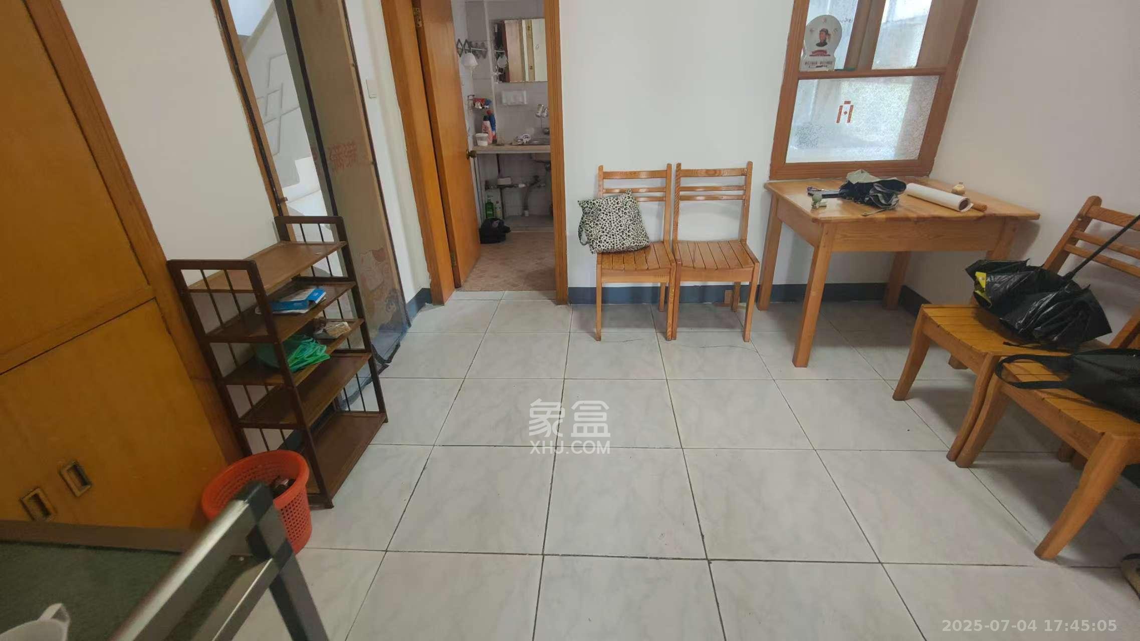 四端里散盘 2室1厅1卫 1800.0元/月 四端里散盘 2室1厅1卫 1800.0元/月室内图