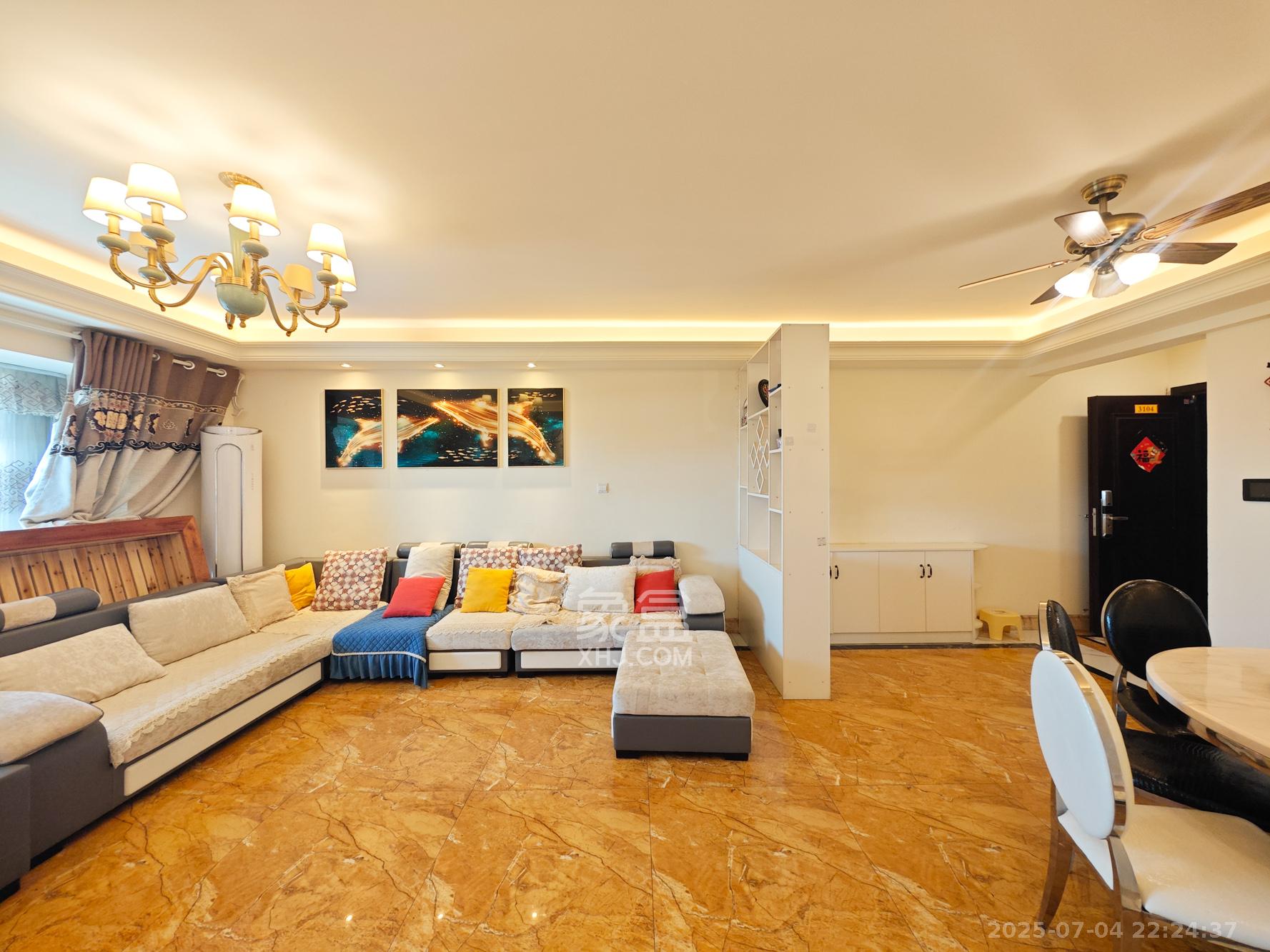 碧桂园南城首府(东宸林海) 3室2厅2卫 78.8万 碧桂园南城首府(东宸林海) 3室2厅2卫 78.8万客厅