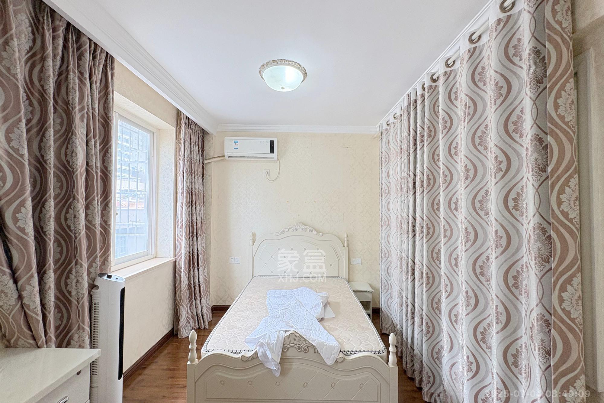 三兴公寓(三兴小区)  2室1厅1卫    48.0万 三兴公寓(三兴小区)  2室1厅1卫    48.0万卧室