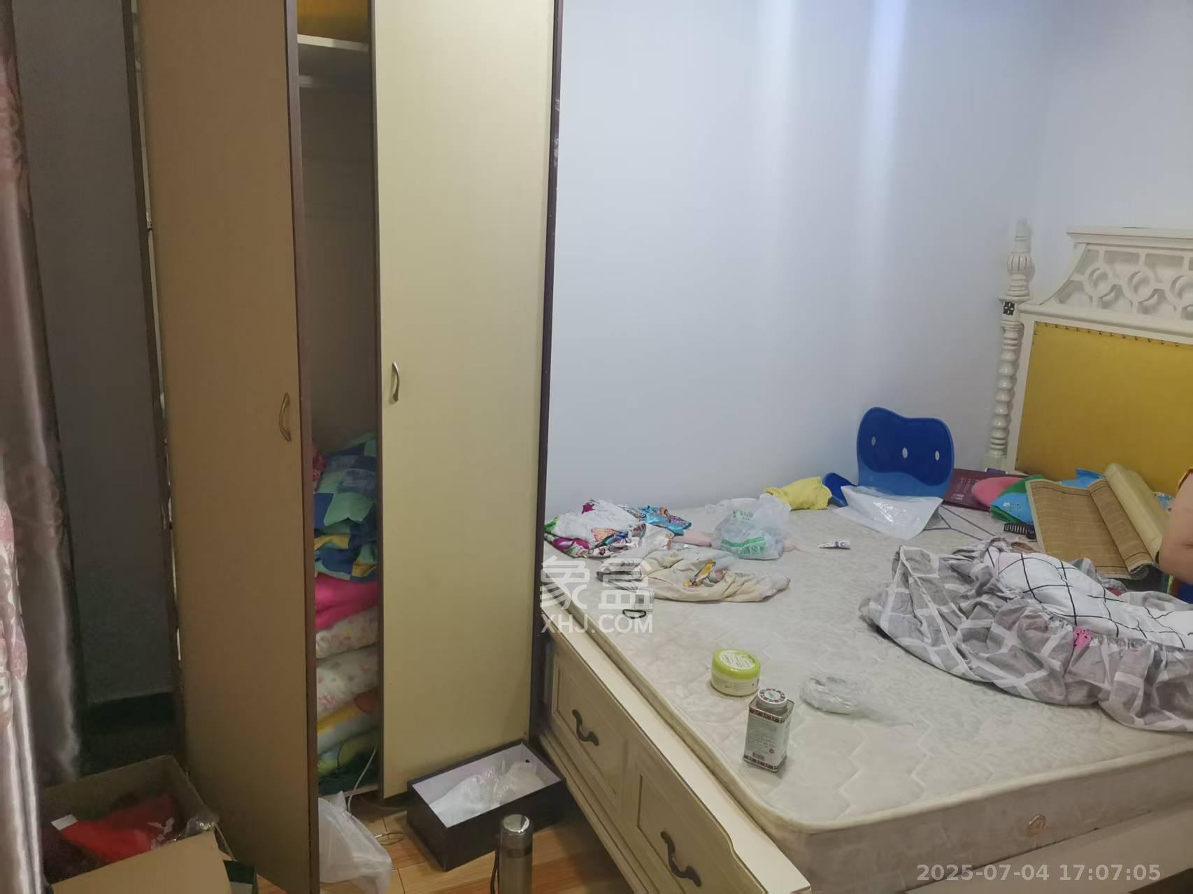 向东南社区  1室1厅1卫   1500.00元/月室内图
