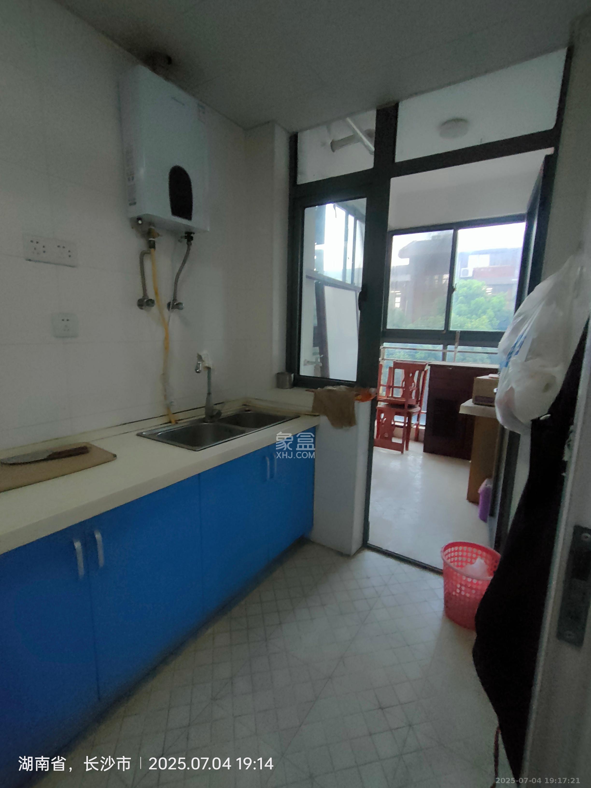 鑫远熙山 2室2厅1卫 2200.0元/月 鑫远熙山 2室2厅1卫 2200.0元/月室内图