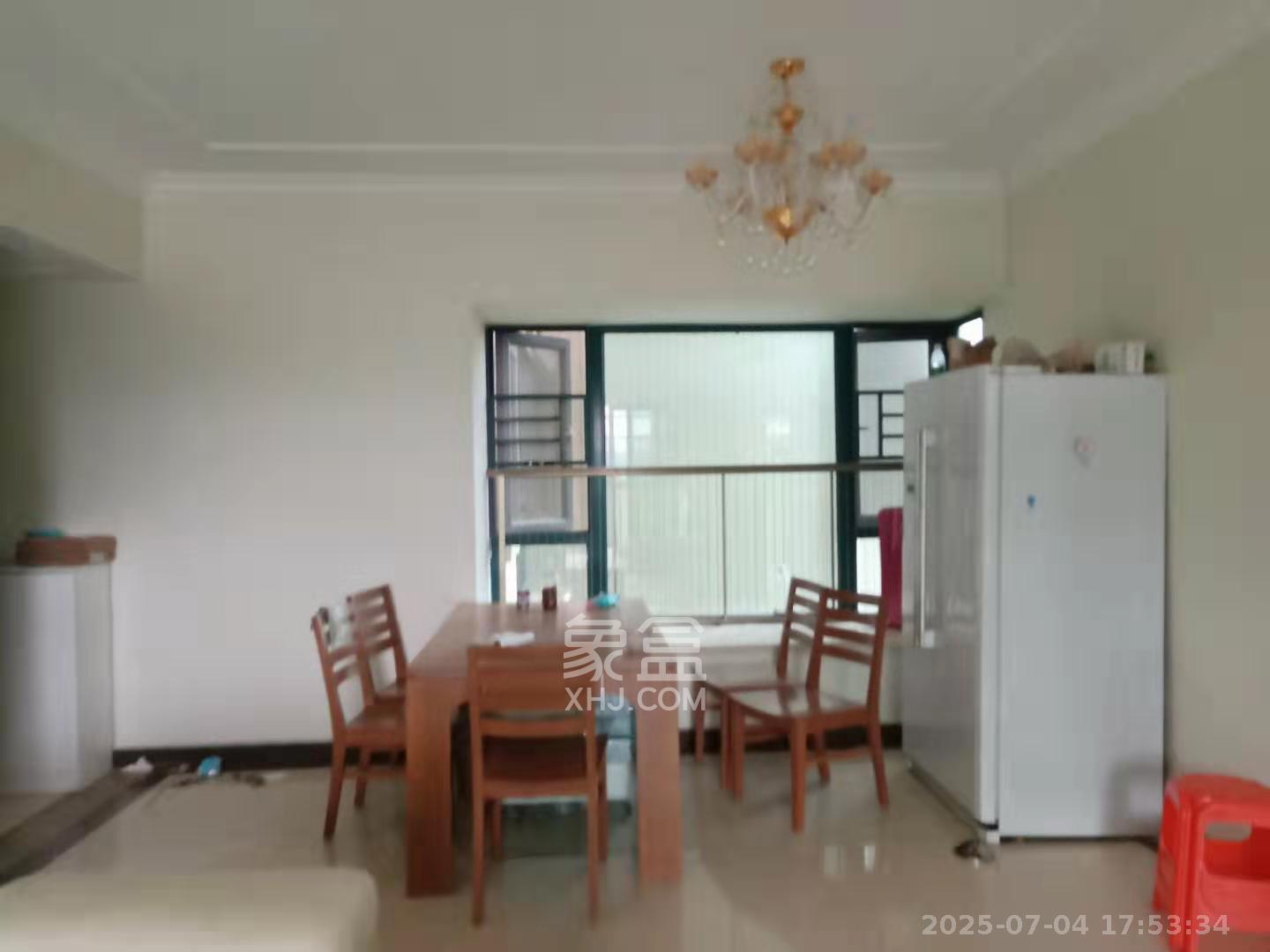 恒大城 3室2厅2卫 2300.0元/月 恒大城 3室2厅2卫 2300.0元/月室内图