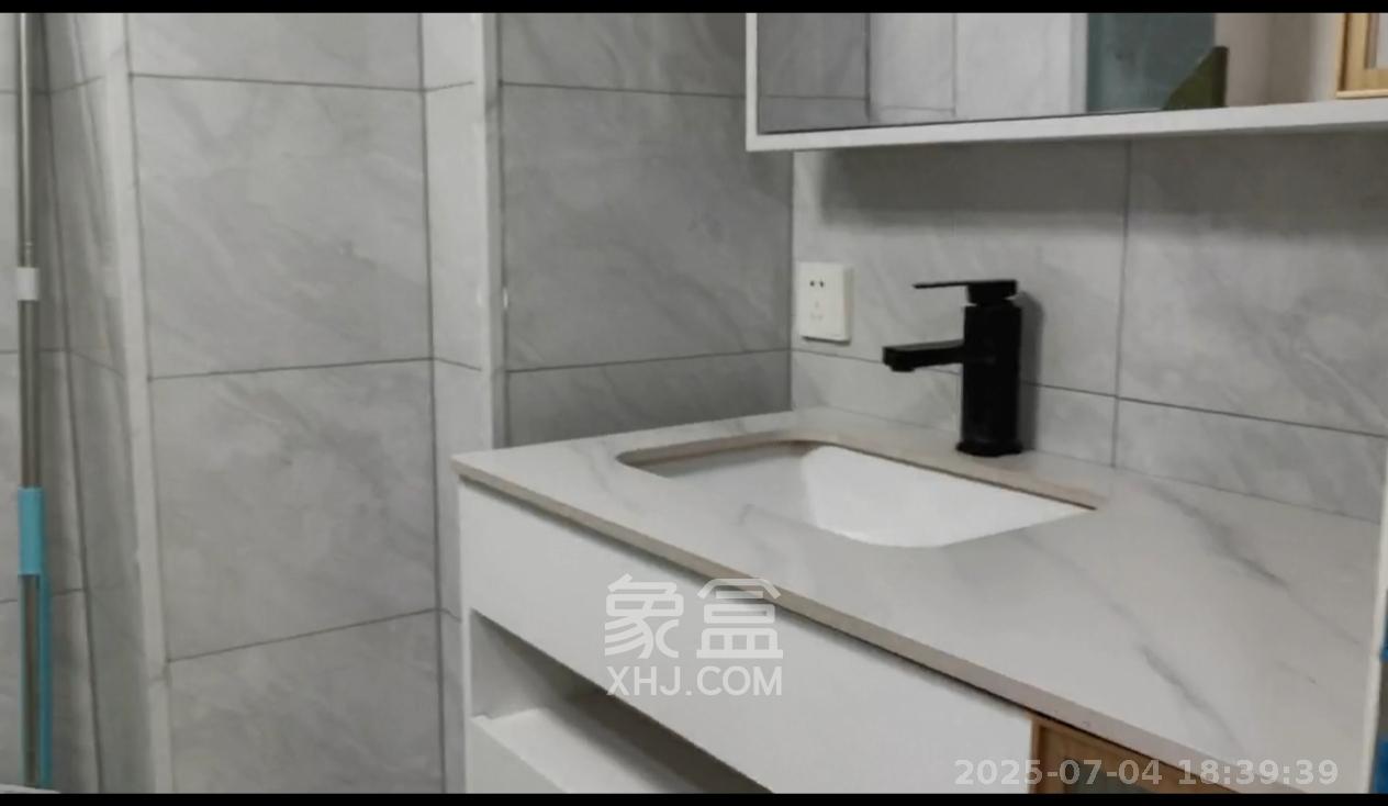 龙湖湘江星座(祺鑫星座公寓) 2室1厅1卫 2200.0元/月 龙湖湘江星座(祺鑫星座公寓) 2室1厅1卫 2200.0元/月室内图