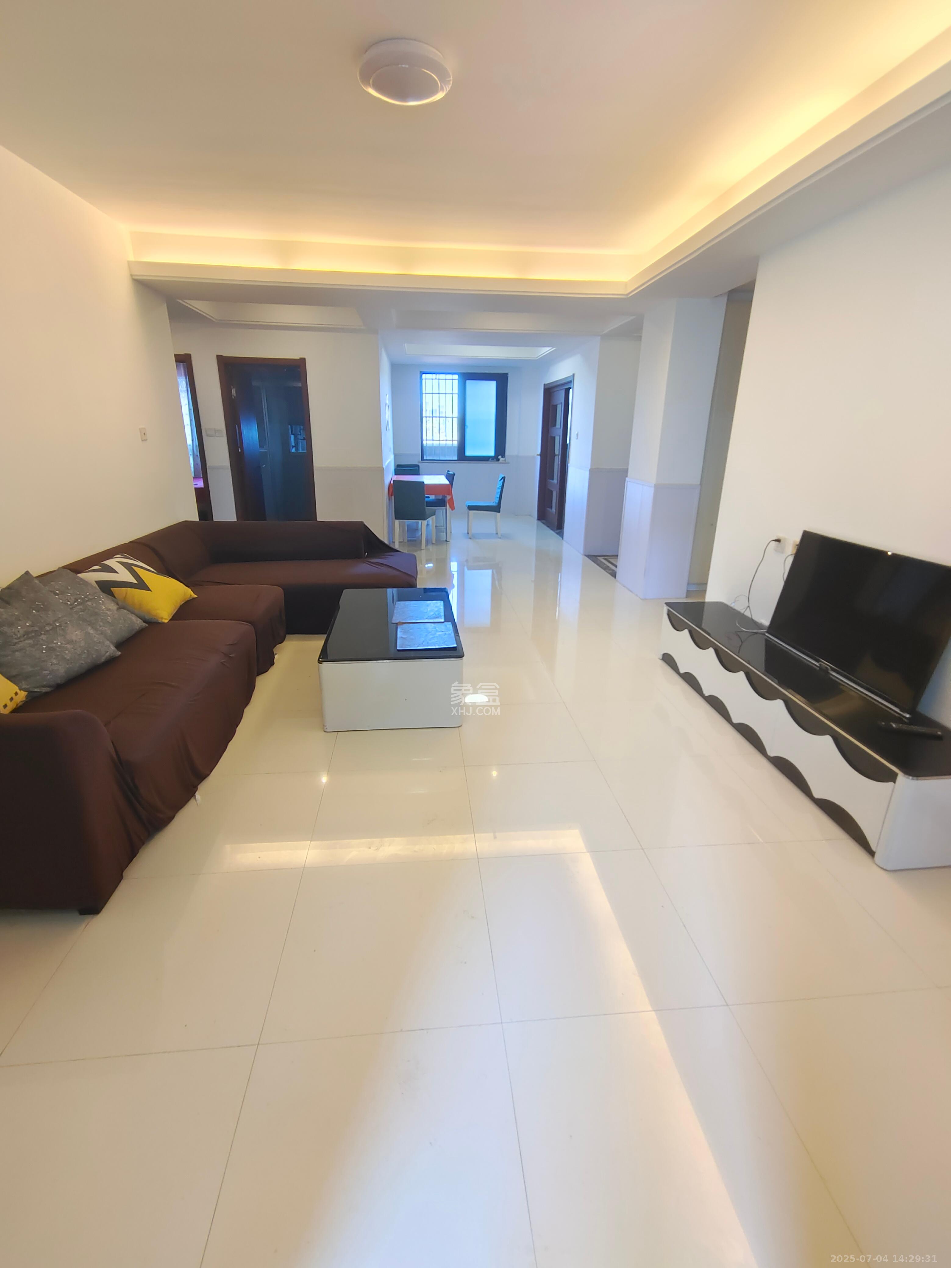 绿地公馆(绿地名邸) 3室2厅2卫 2800.0元/月 绿地公馆(绿地名邸) 3室2厅2卫 2800.0元/月室内图