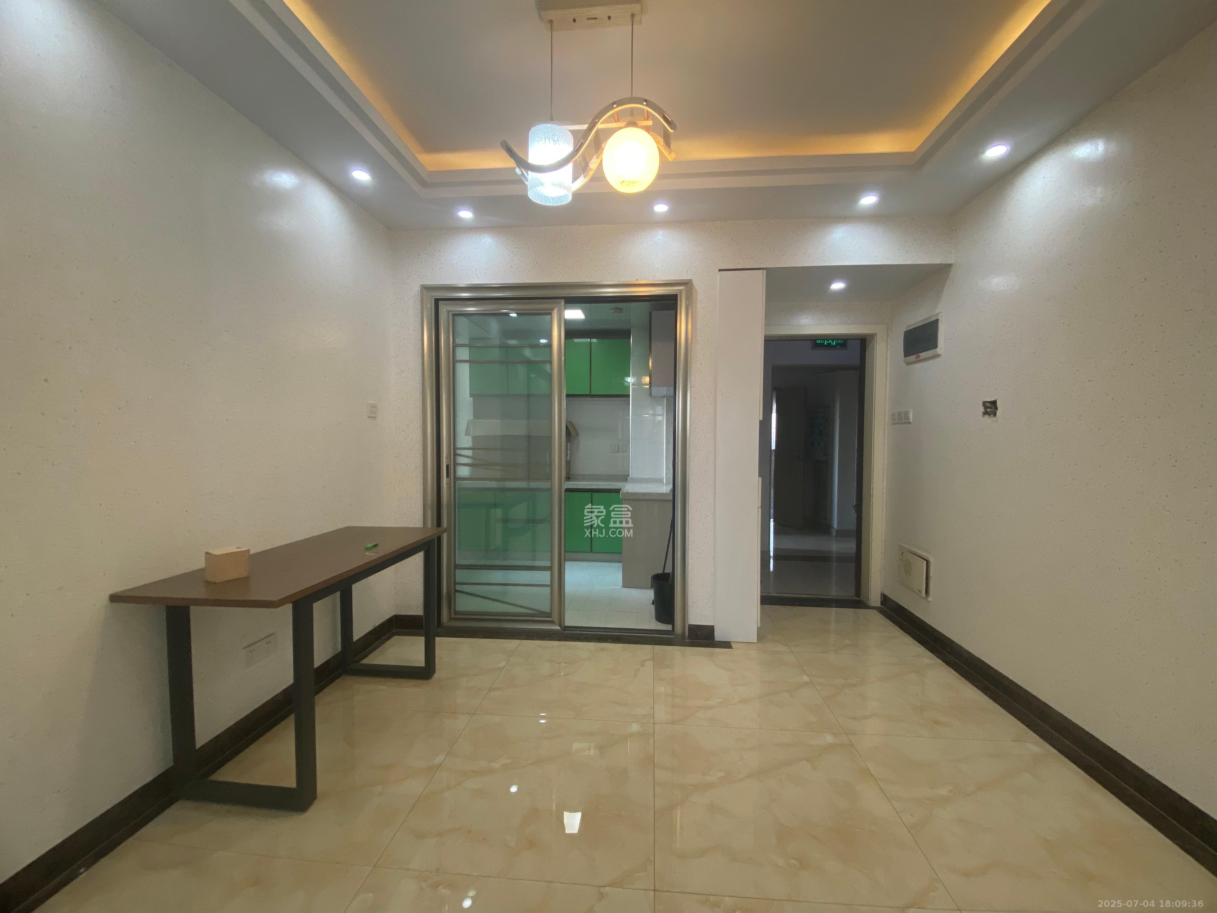 华润置地广场一期  1室1厅1卫    1900.0元/月 华润置地广场一期  1室1厅1卫    1900.0元/月室内图