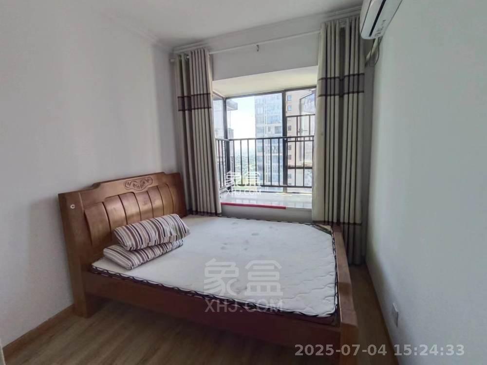 春藤小镇 3室2厅2卫 2000.0元/月 春藤小镇 3室2厅2卫 2000.0元/月室内图