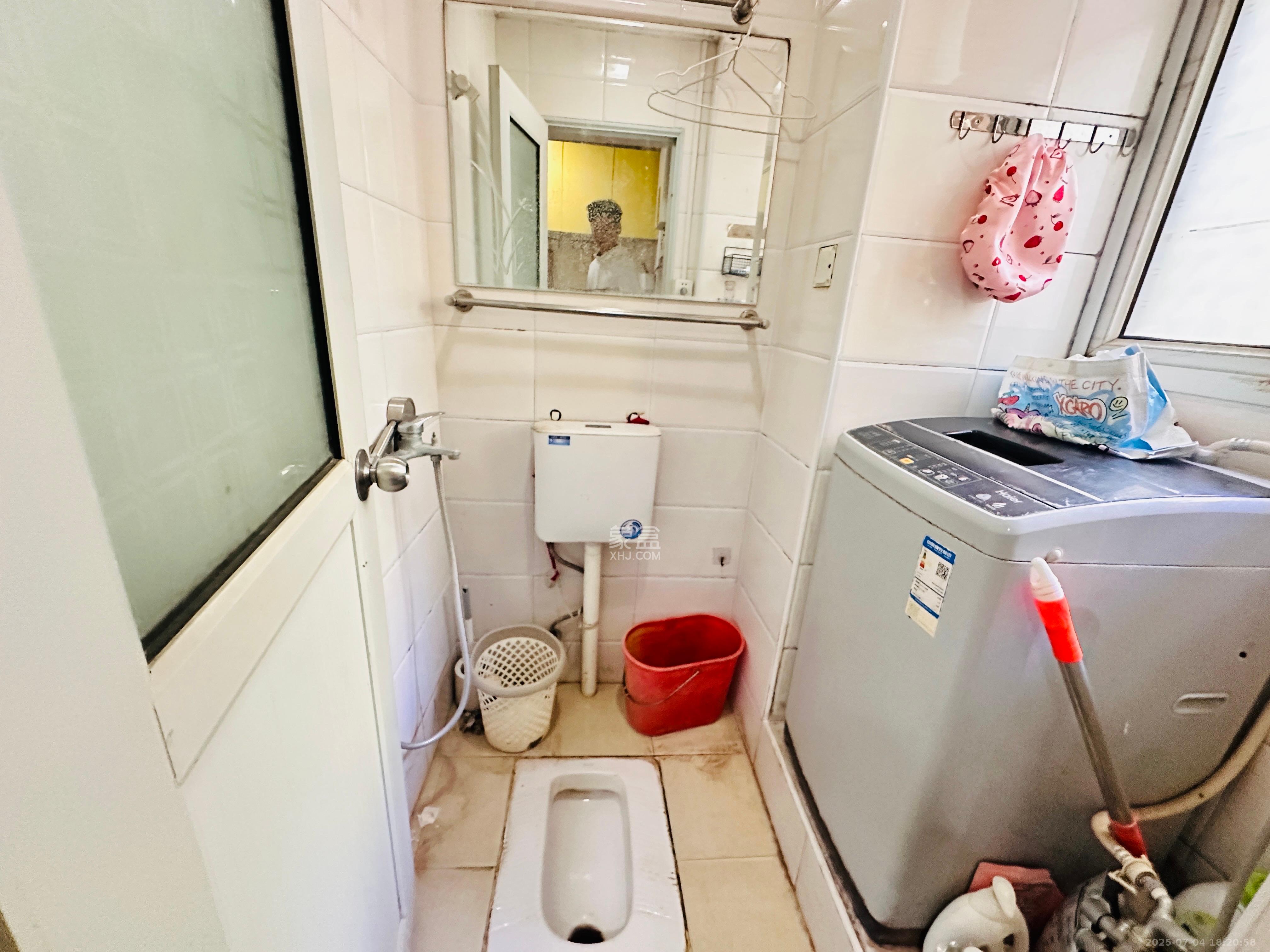 文艺新村  2室1厅1卫   2200.00元/月室内图