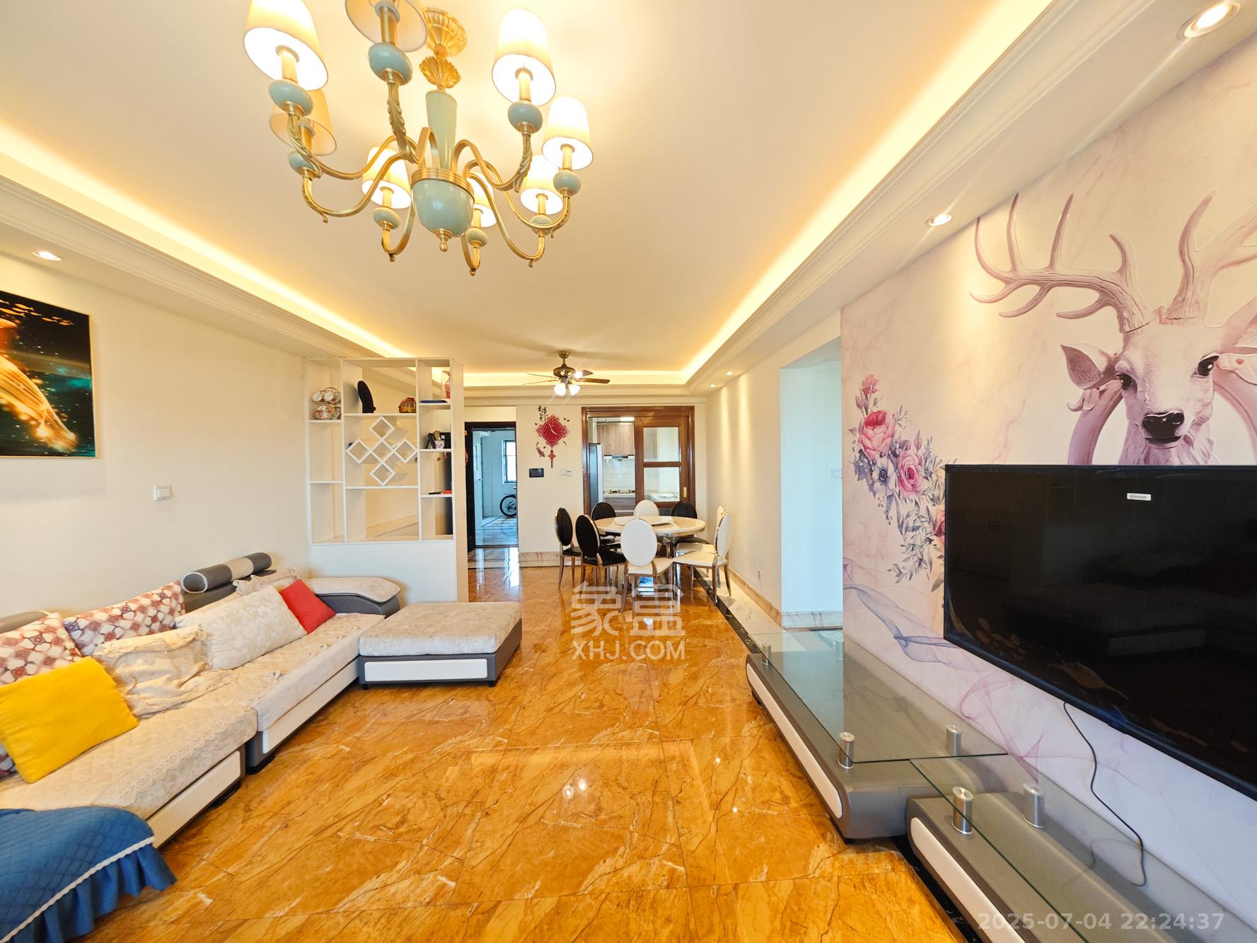 碧桂园南城首府(东宸林海) 3室2厅2卫 78.8万 碧桂园南城首府(东宸林海) 3室2厅2卫 78.8万客厅