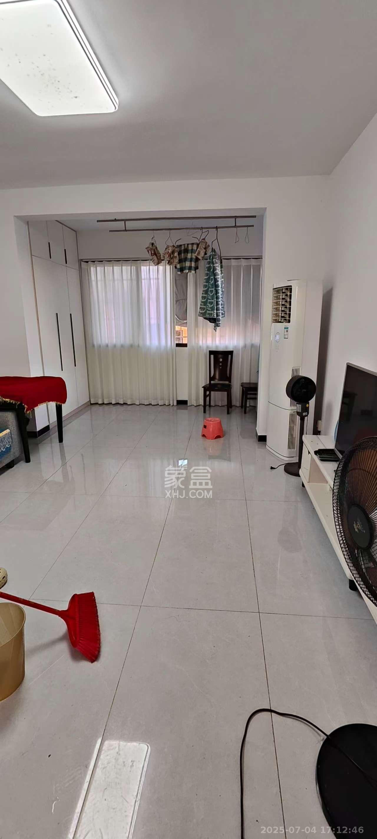 中石化西南石油局单位房(中南石油局四普基地花园小区) 3室2厅2卫 1000.0元/月 中石化西南石油局单位房(中南石油局四普基地花园小区) 3室2厅2卫 1000.0元/月室内图