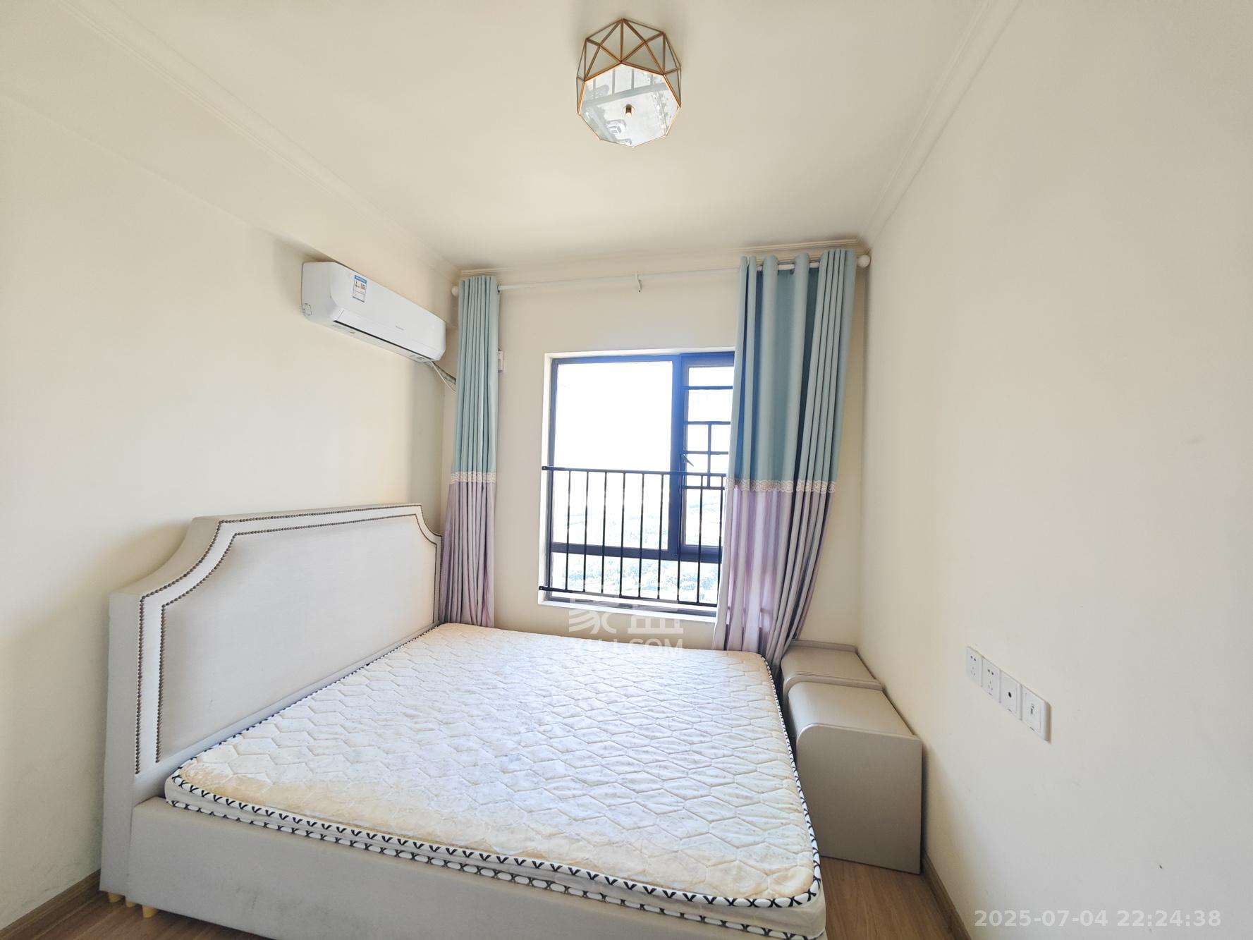 碧桂园南城首府(东宸林海) 3室2厅2卫 78.8万 碧桂园南城首府(东宸林海) 3室2厅2卫 78.8万卧室