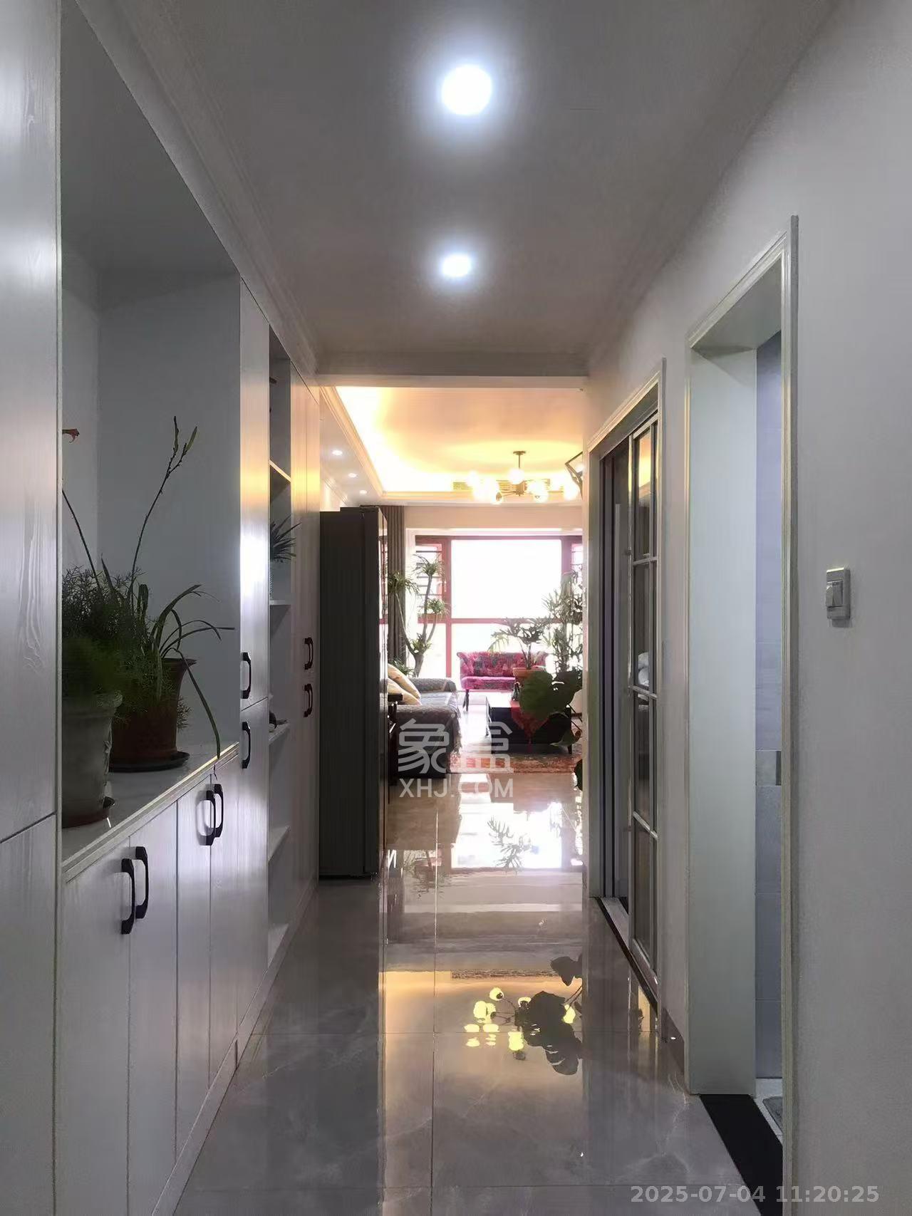 润屋美院  3室2厅2卫   4500.00元/月室内图