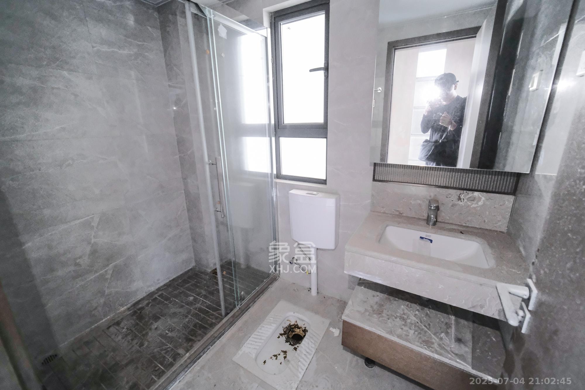 荣盛城  4室2厅2卫    120.0万 荣盛城  4室2厅2卫    120.0万卫生间