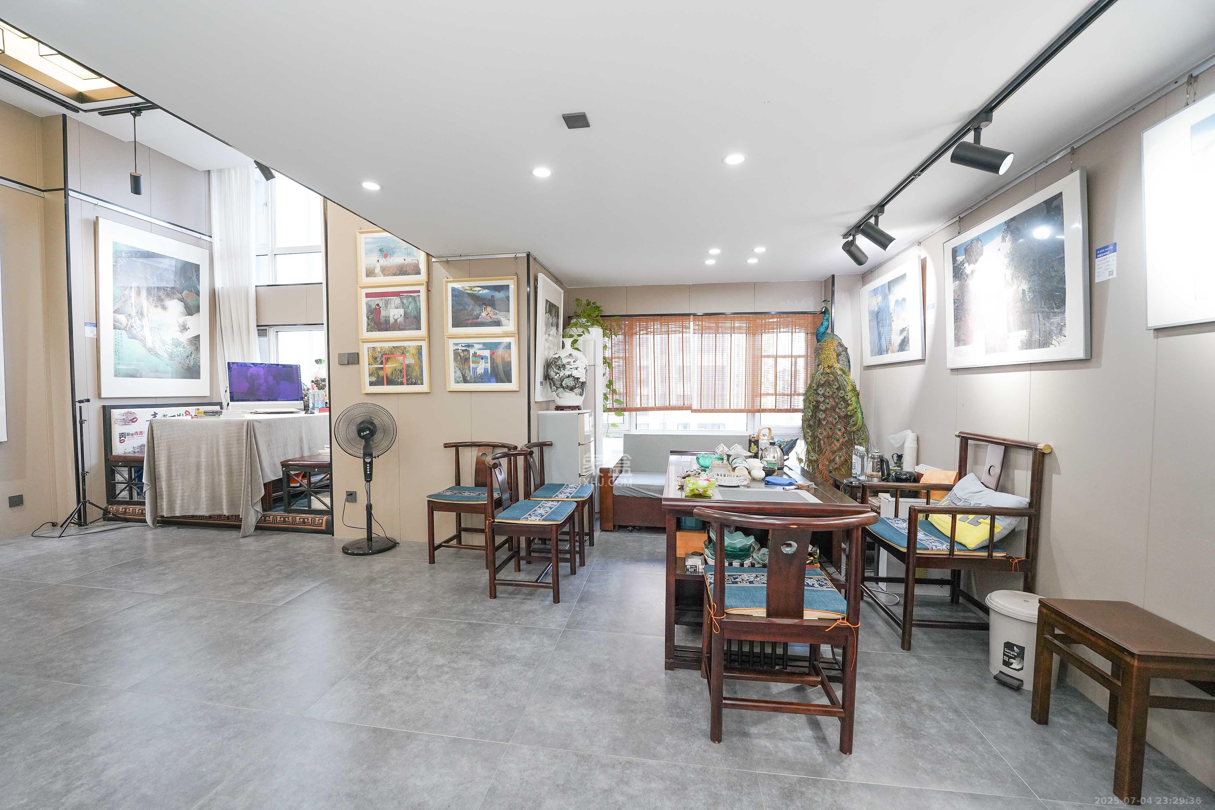 金地铂悦  2室2厅1卫    28.0万客厅