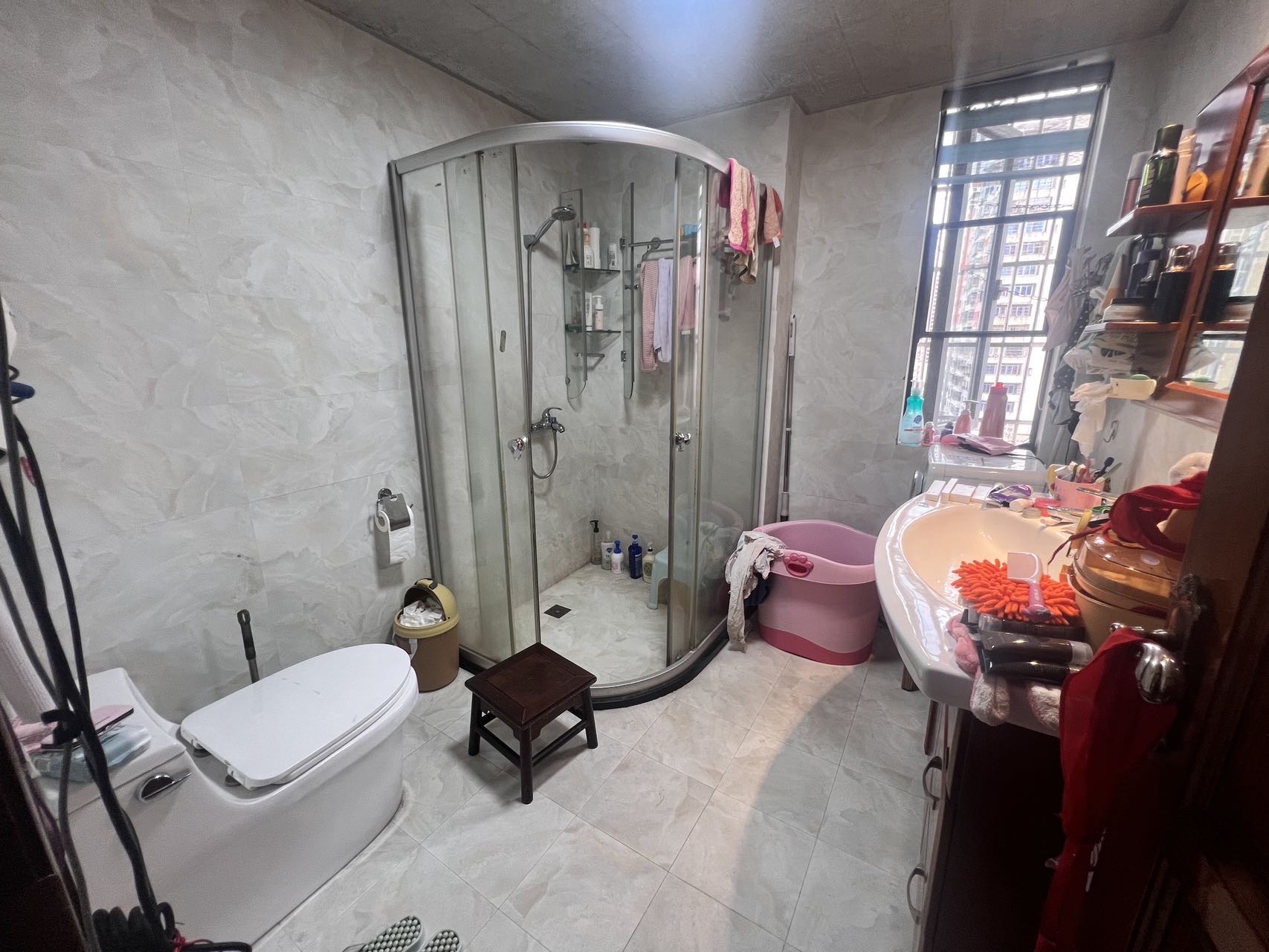 高路华小区 4室2厅2卫 238.0万 高路华小区 4室2厅2卫 238.0万客厅