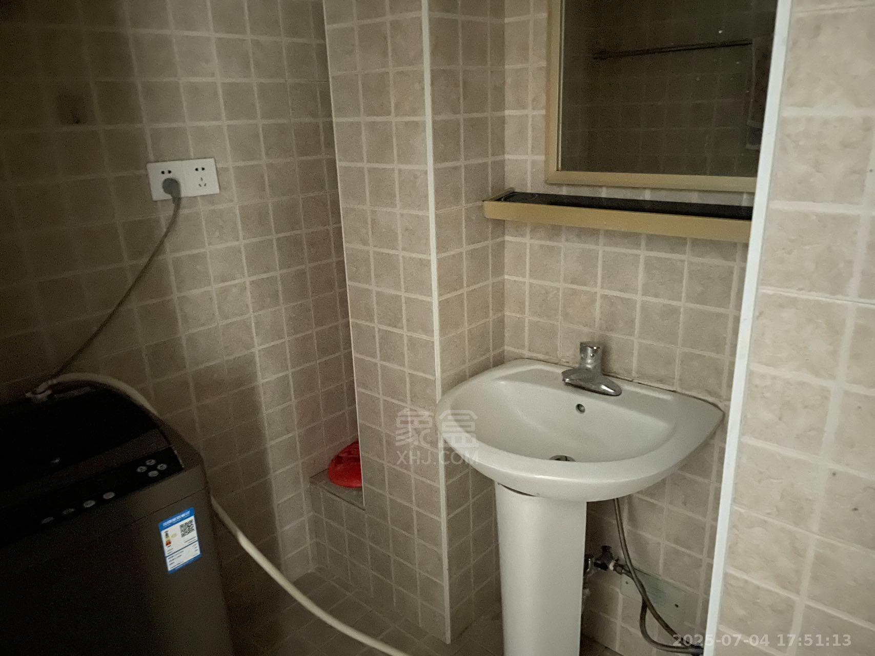 庐山春天 1室1厅1卫 1300.0元/月 庐山春天 1室1厅1卫 1300.0元/月室内图