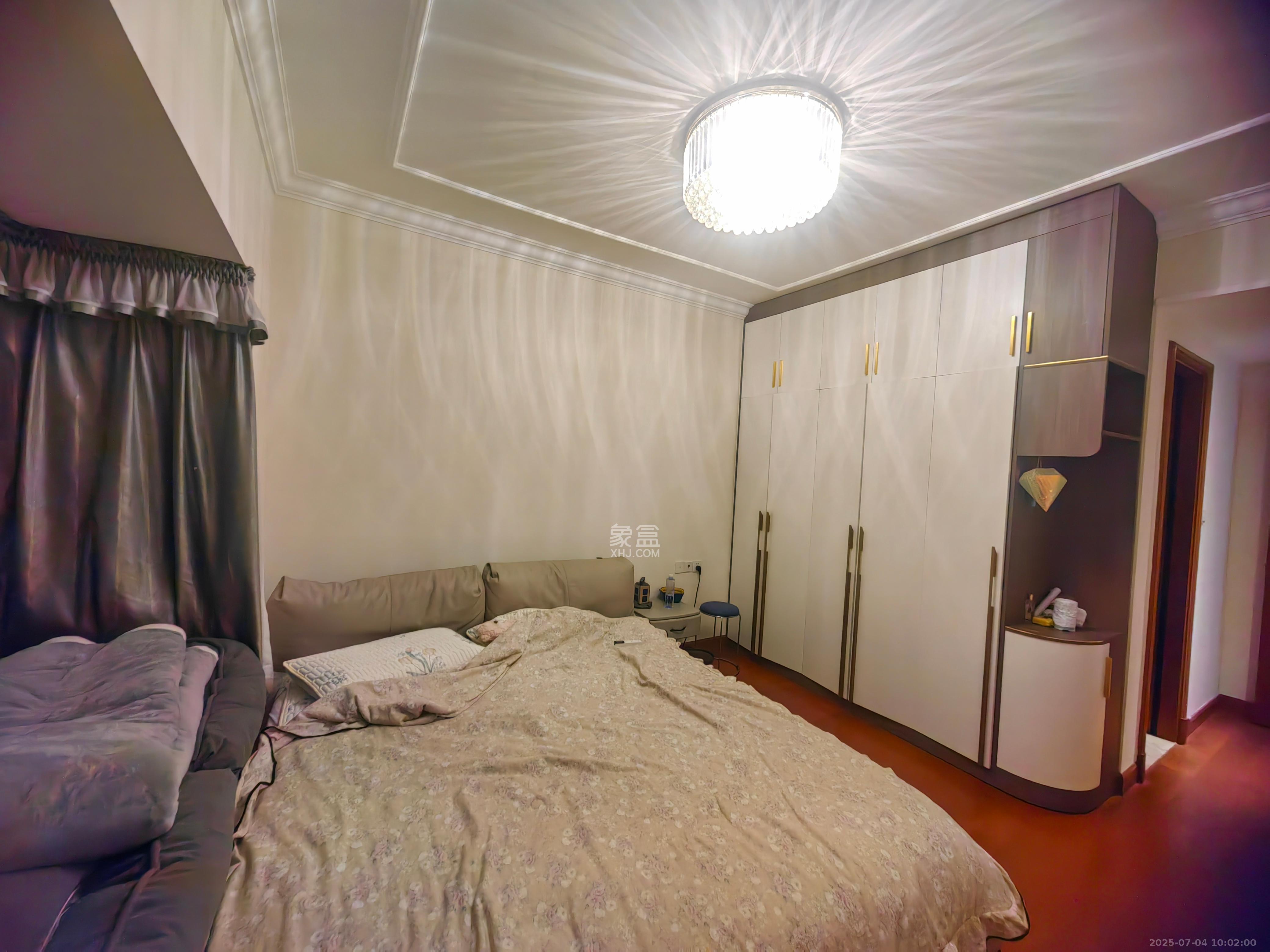 恒大御景半岛 3室2厅2卫 60.0万 恒大御景半岛 3室2厅2卫 60.0万客厅