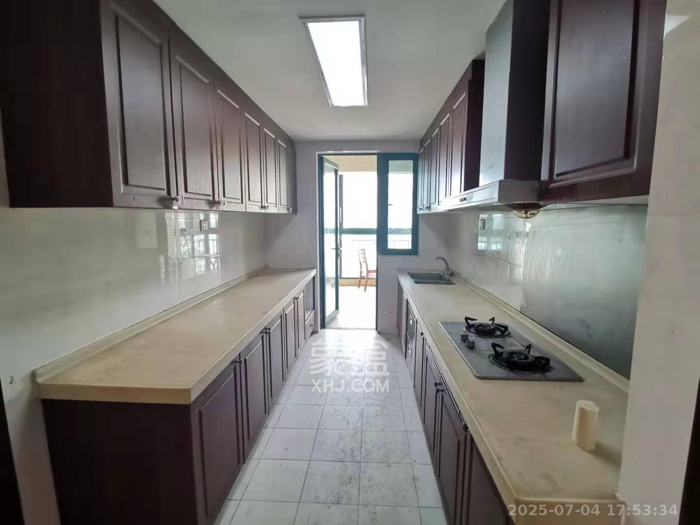 恒大城 3室2厅2卫 2300.0元/月 恒大城 3室2厅2卫 2300.0元/月室内图