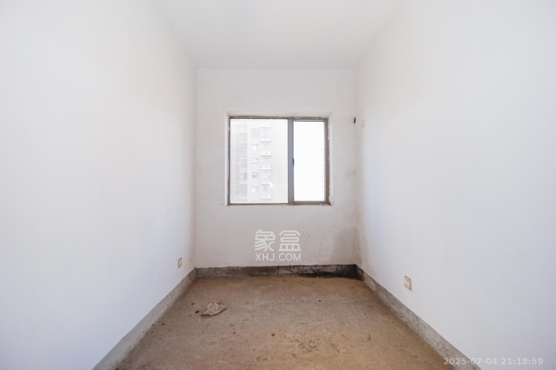 上海城小区 3室2厅2卫 90.0万 上海城小区 3室2厅2卫 90.0万卧室