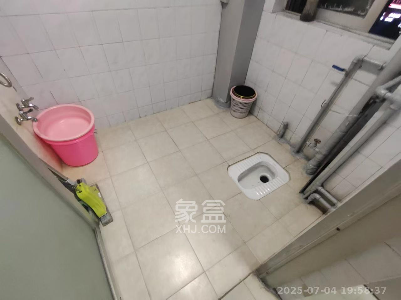 建工集团单位房  3室1厅1卫   3300.00元/月室内图